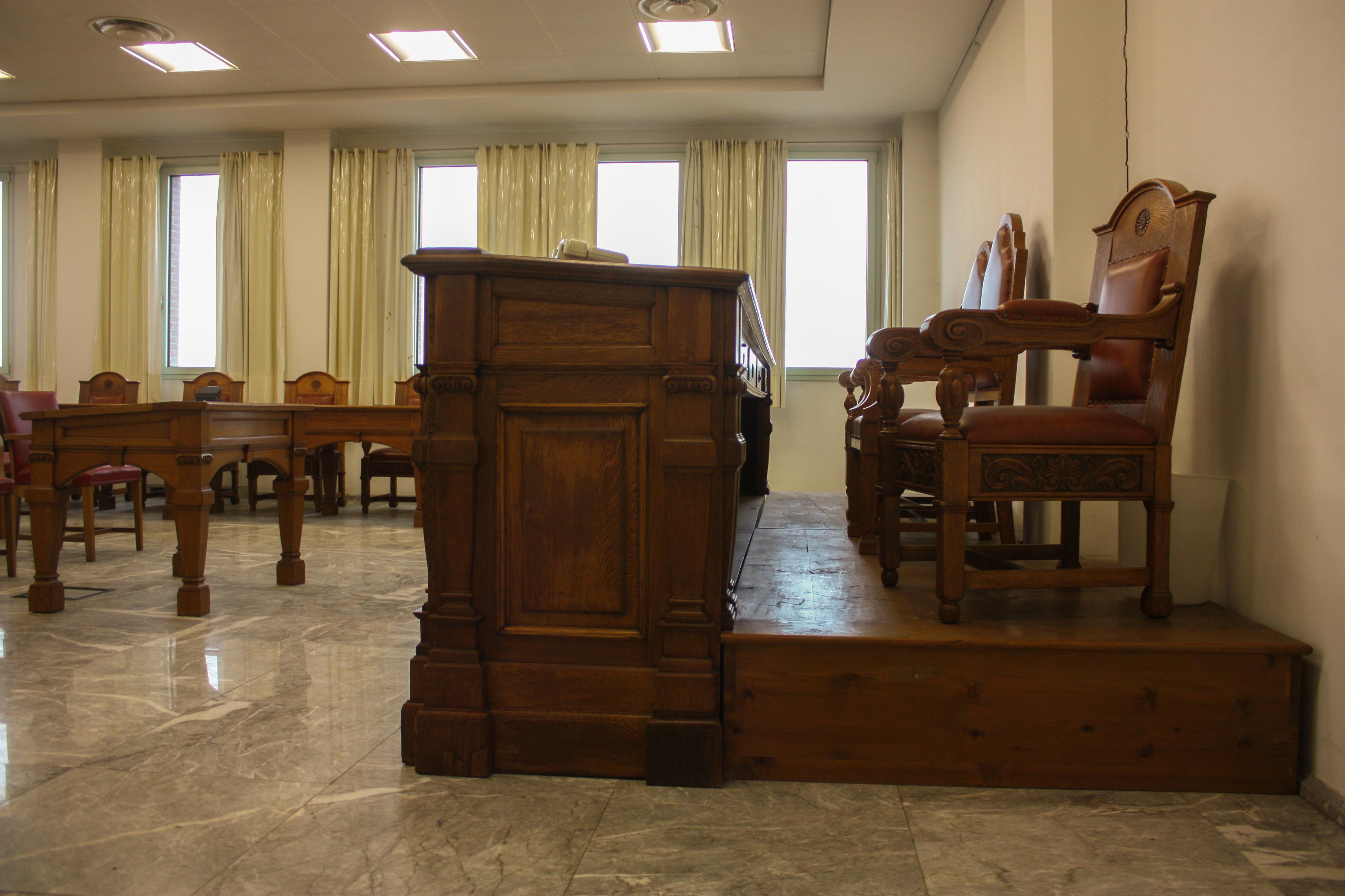 Council Chamber Desks Chairs and Armchairs, Italy, 1920 10