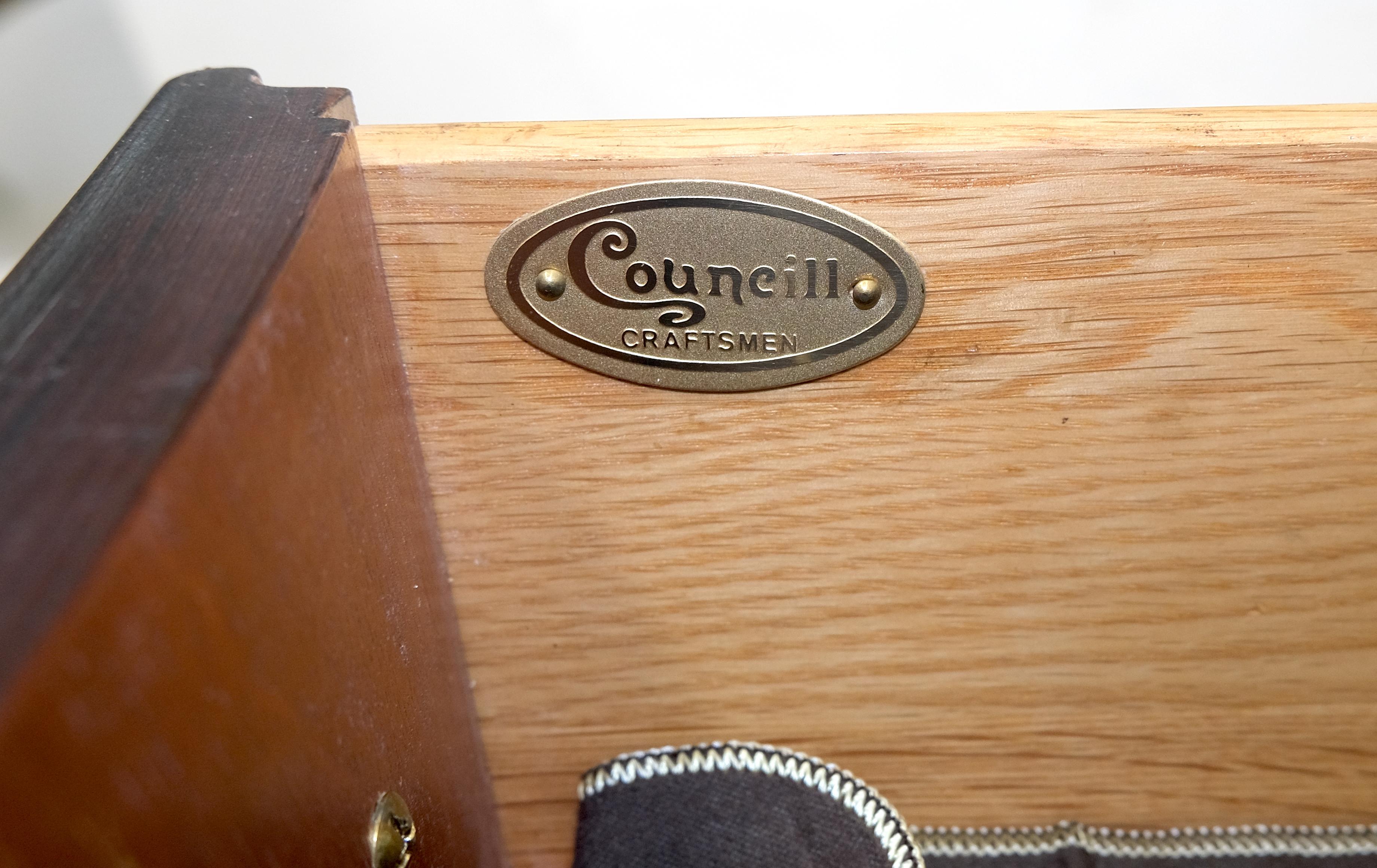 Council Flame Mahogany Two Drawers Console Table Server MINT en vente 10