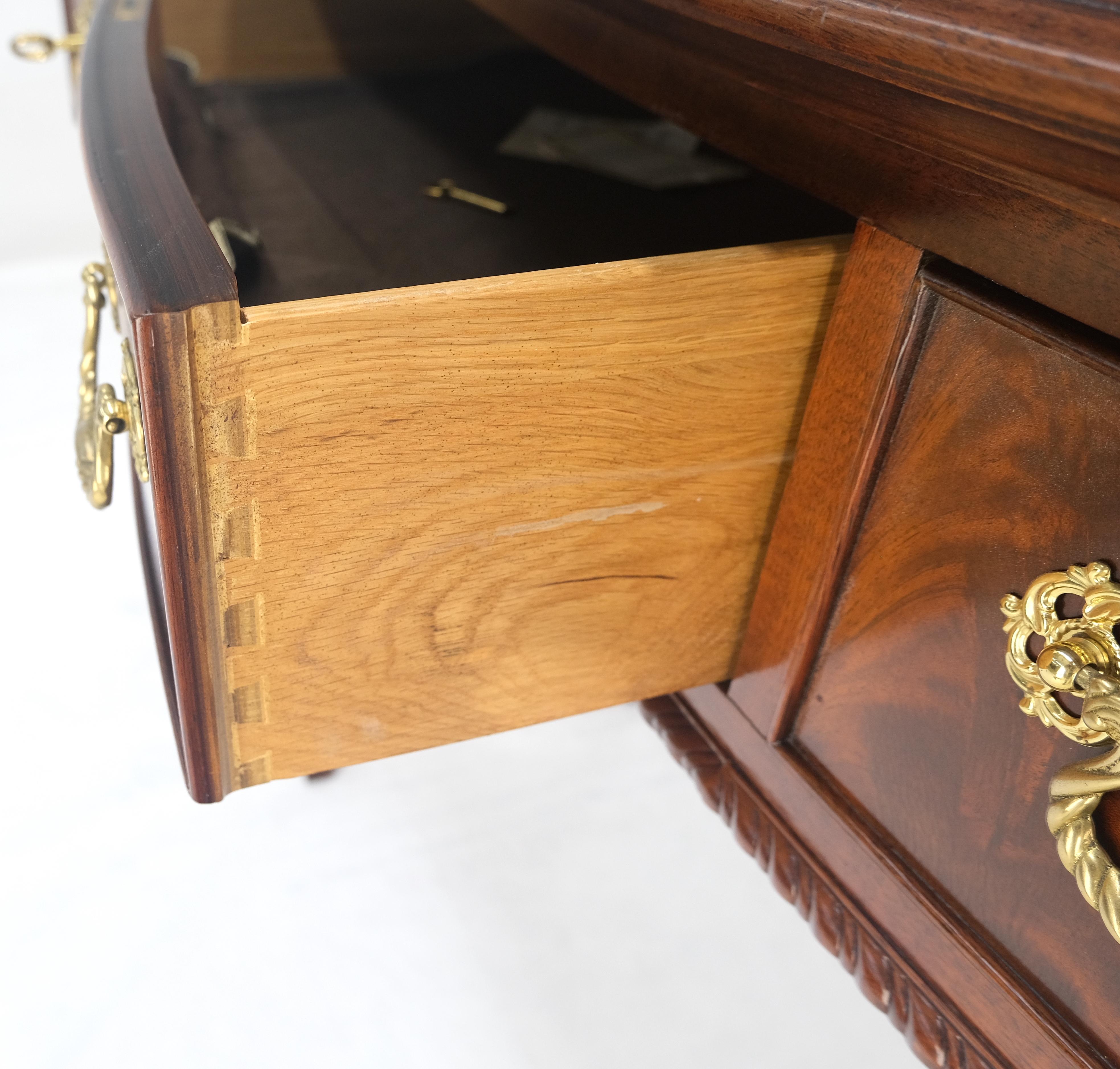 20ième siècle Council Flame Mahogany Two Drawers Console Table Server MINT en vente