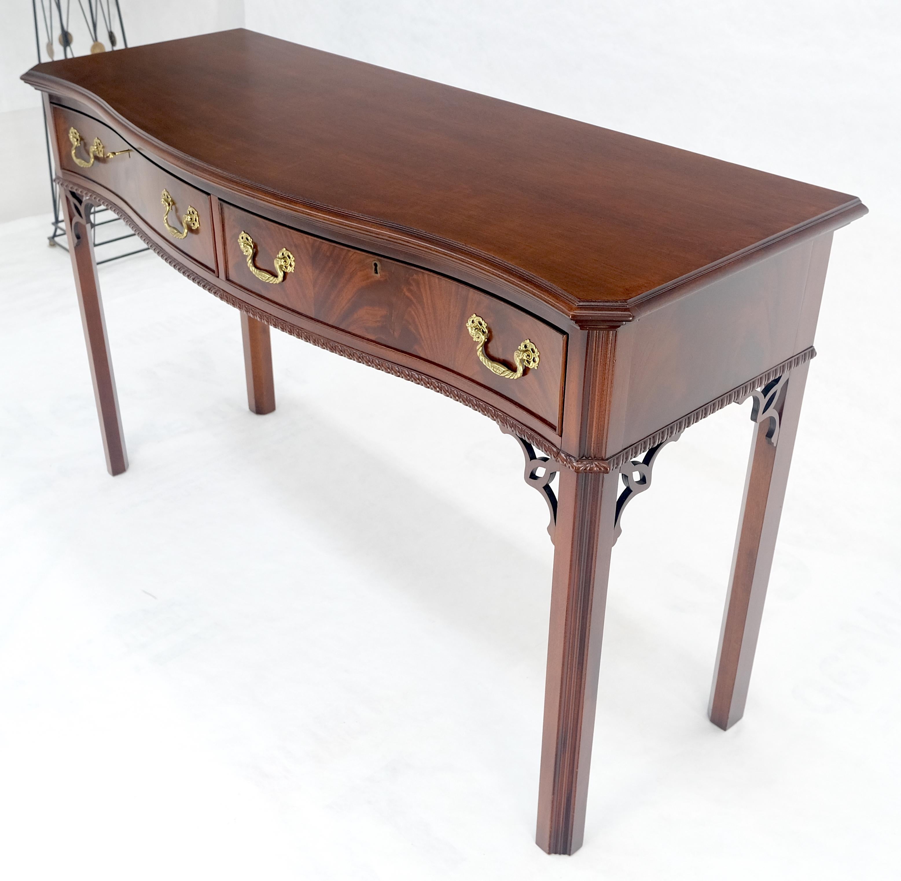 Laiton Council Flame Mahogany Two Drawers Console Table Server MINT en vente