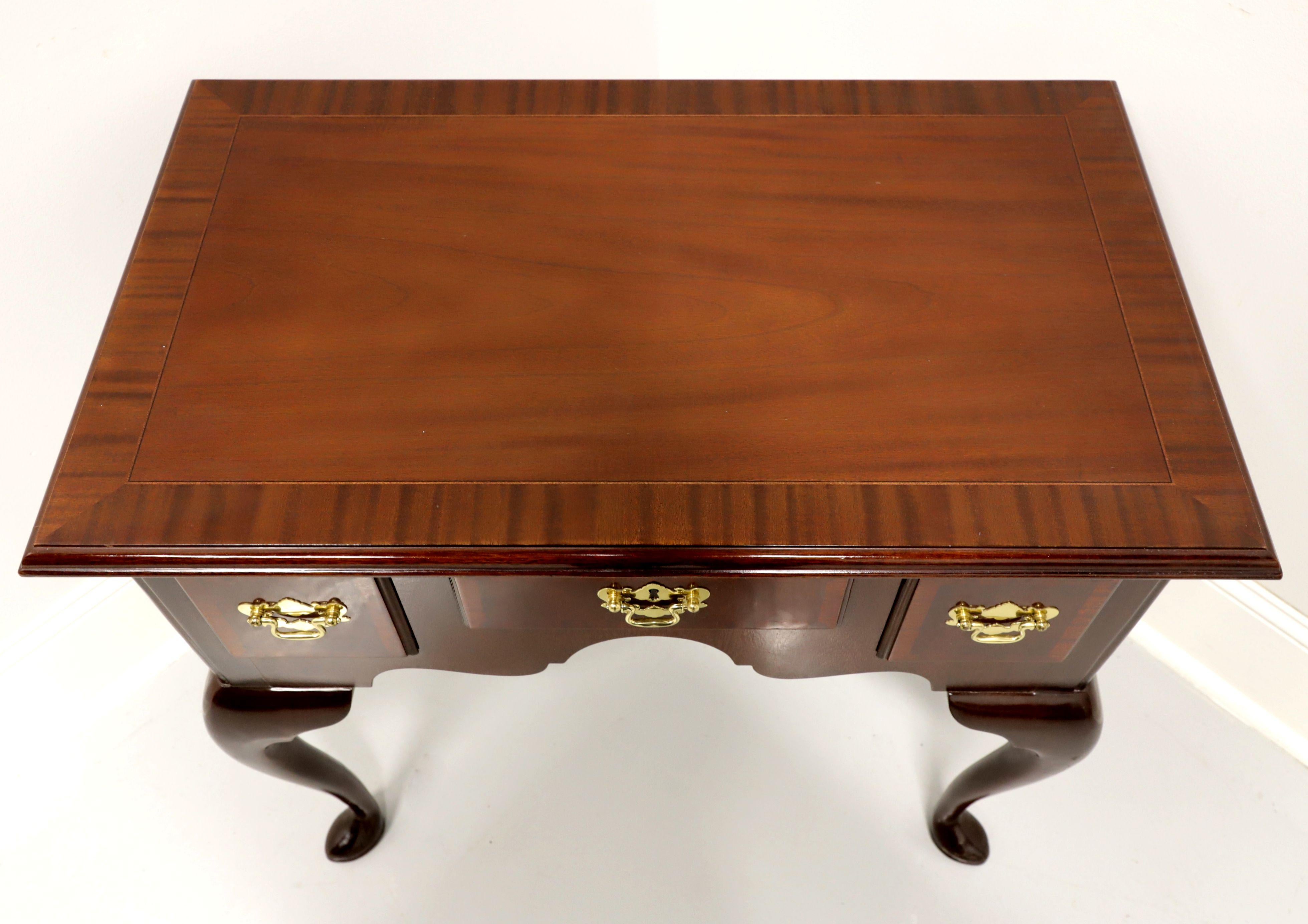 American COUNCILL Banded Mahogany Queen Anne Side Table For Sale