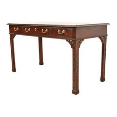 Councill Chippendale Scrivania o tavolo consolle in mogano intagliato