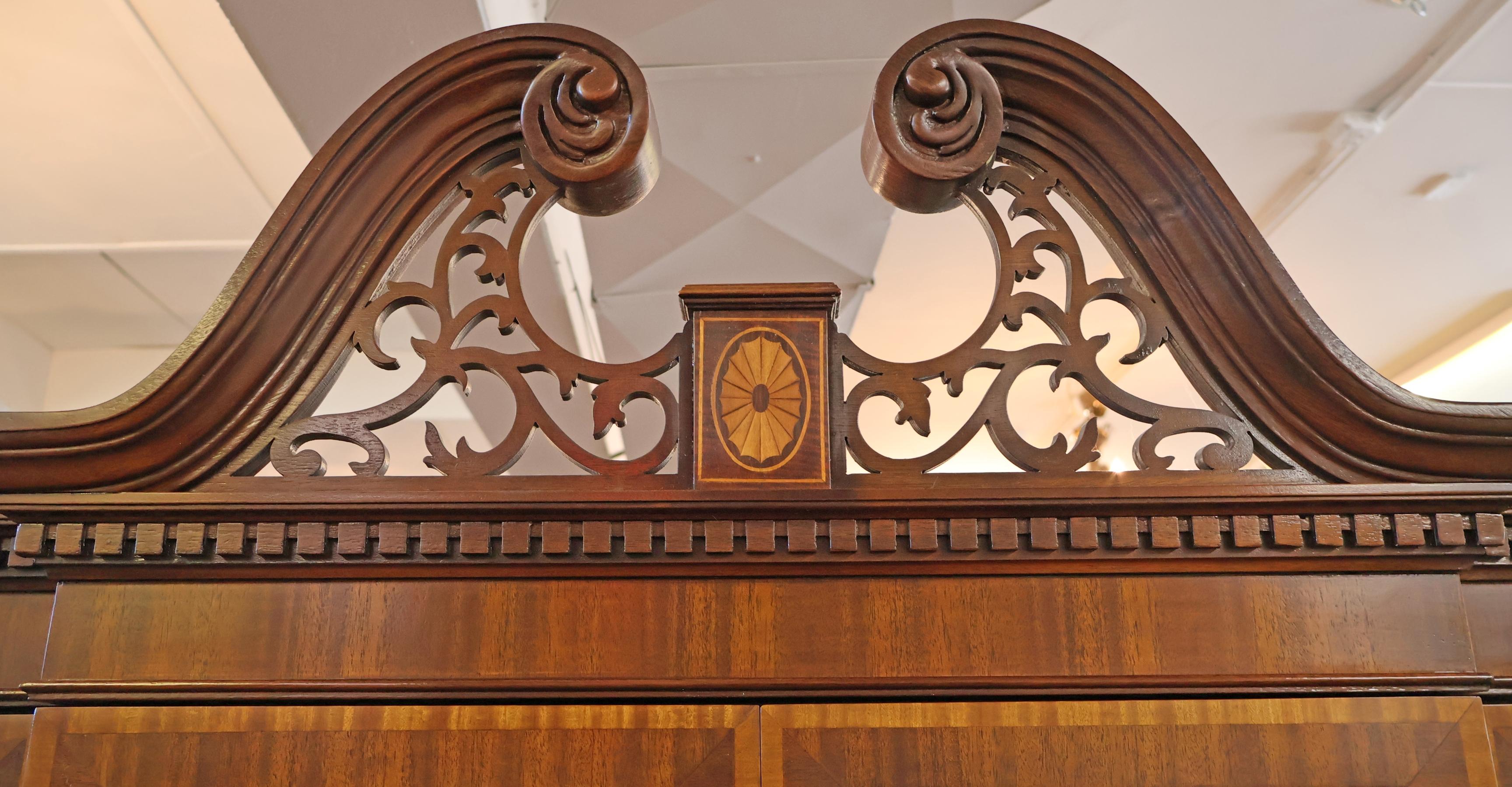 Councill Craftsman Inlaid Regency Style China Cabinet Bookcase Breakfront in vendita 9