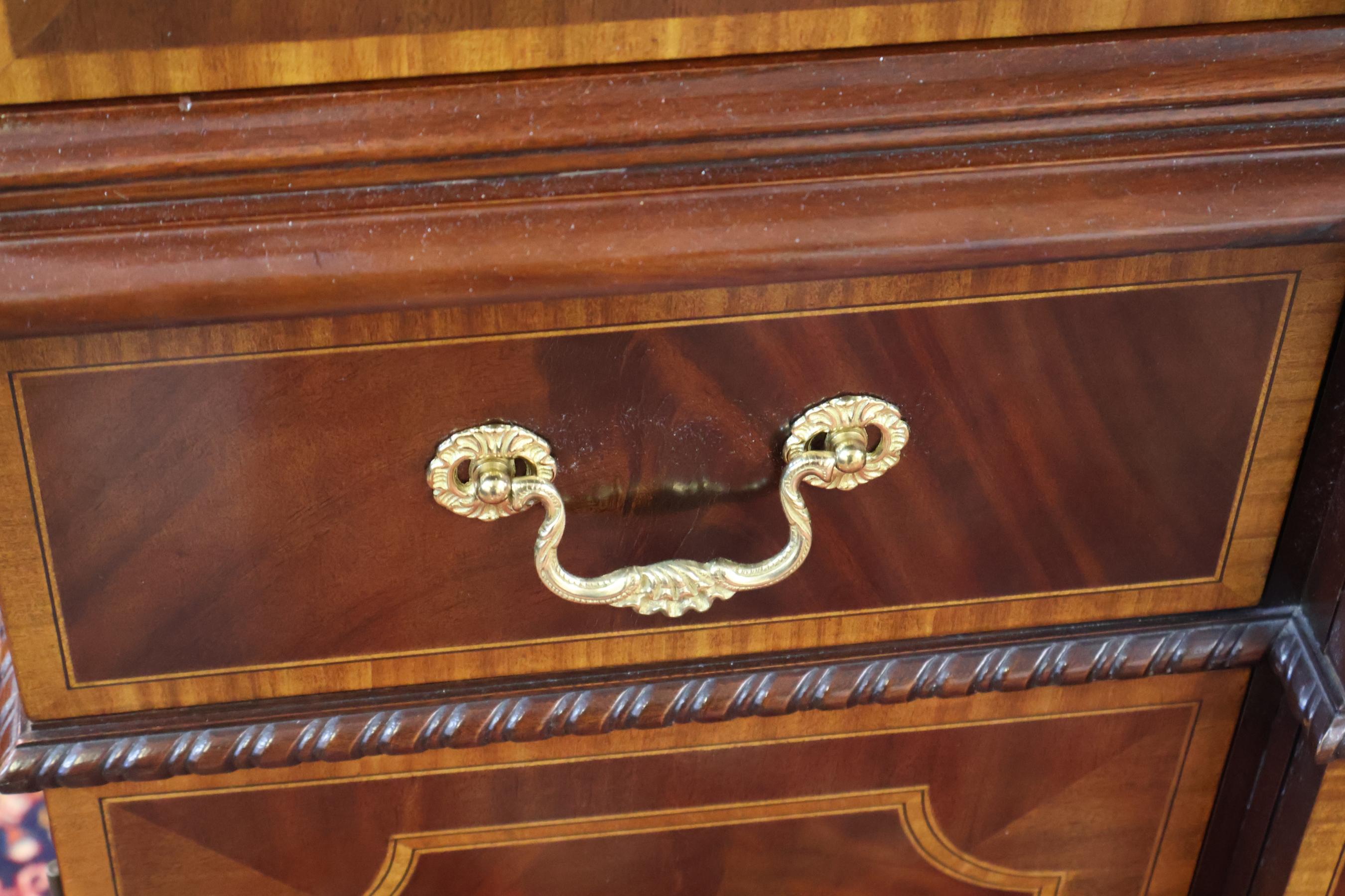 Councill Craftsman Inlaid Regency Style China Cabinet Bookcase Breakfront in vendita 10