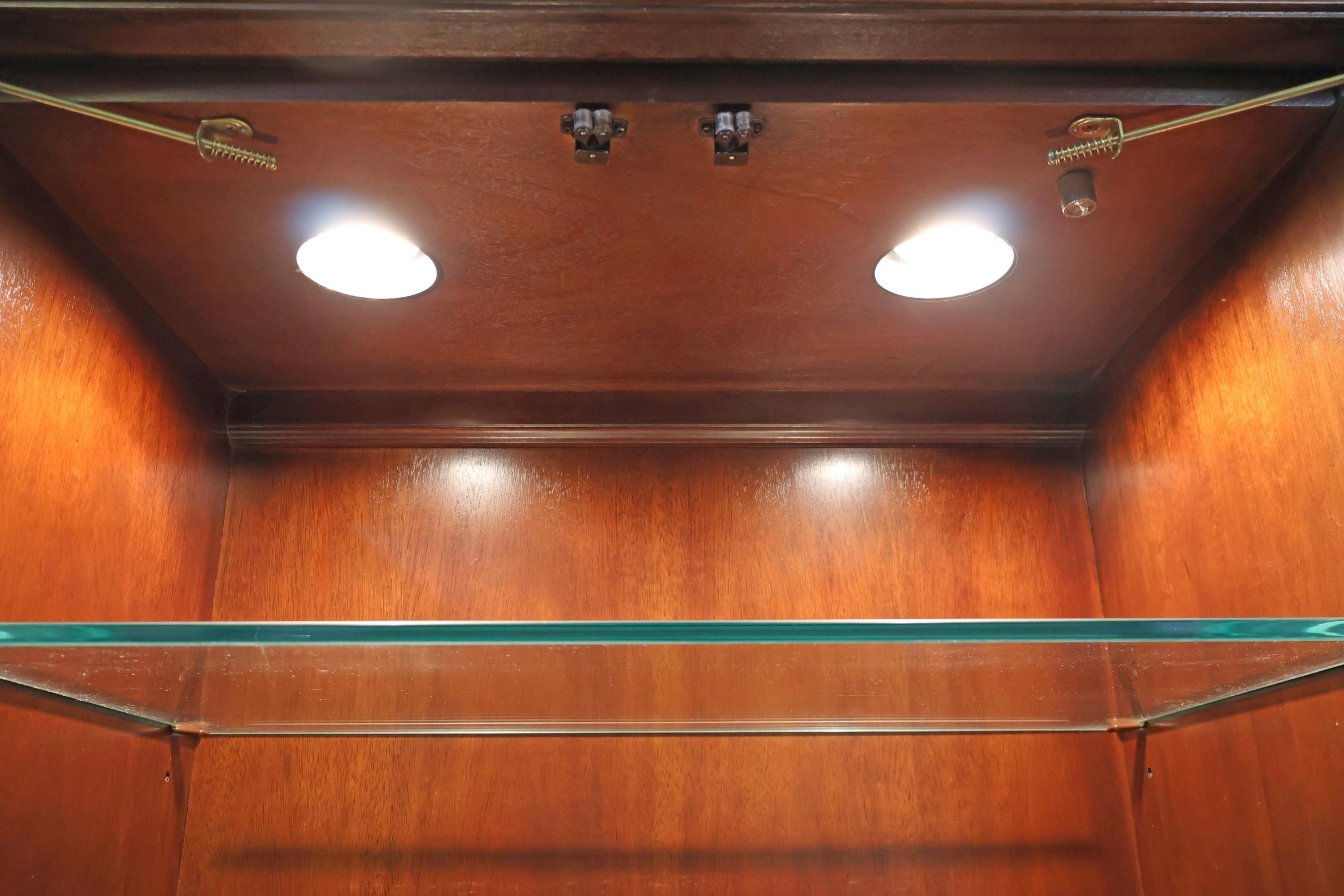 Councill Craftsman Inlaid Regency Style China Cabinet Bookcase Breakfront in vendita 14