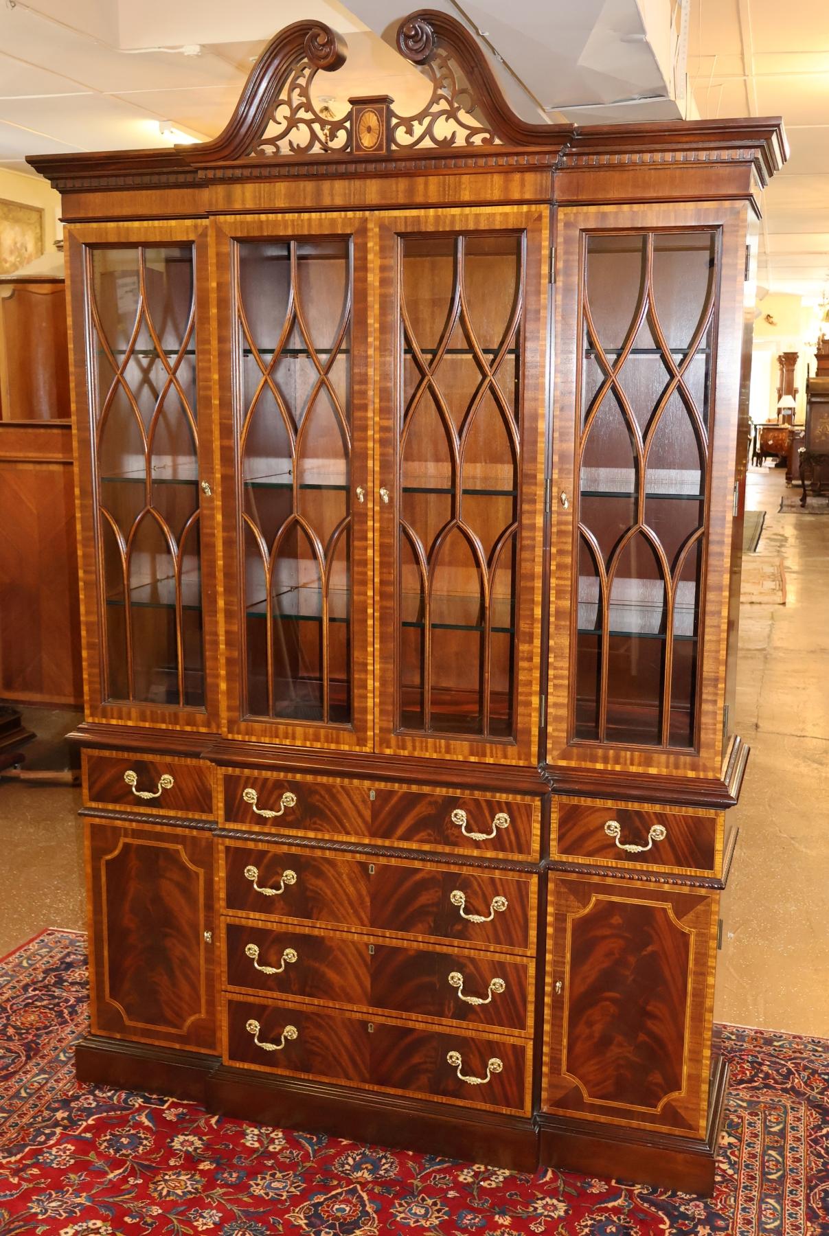 Councill Craftsman Inlaid Regency Style China Cabinet Bookcase Breakfront In condizioni buone in vendita a Long Branch, NJ