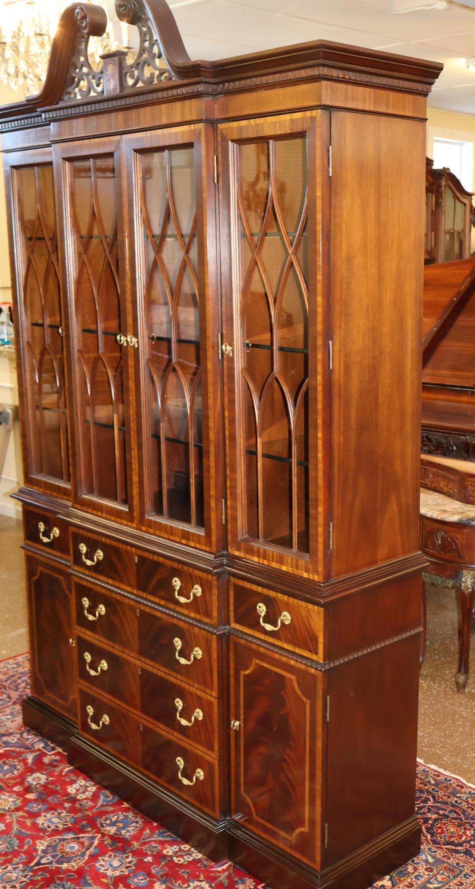 Fine XX secolo Councill Craftsman Inlaid Regency Style China Cabinet Bookcase Breakfront in vendita