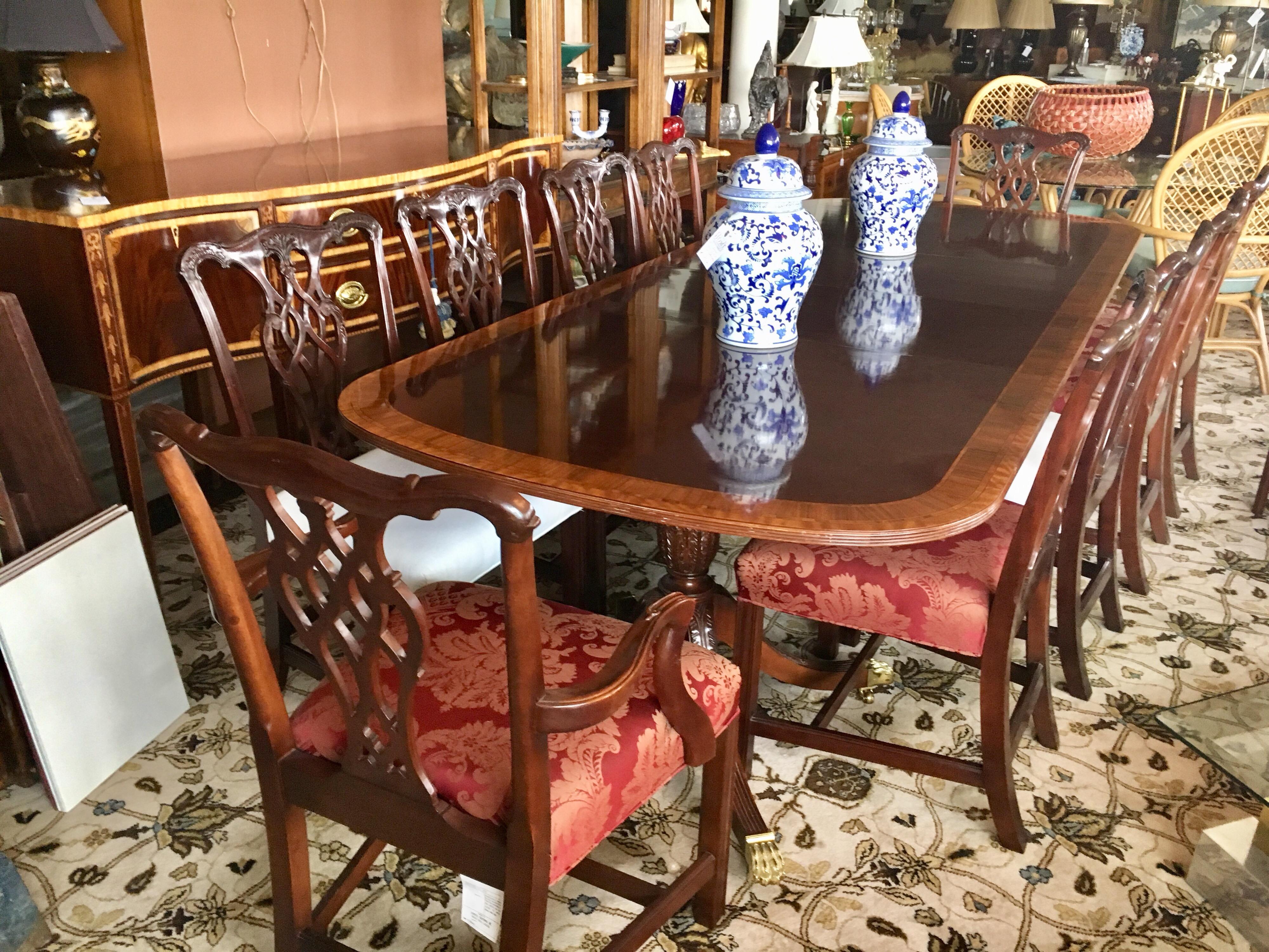 councill dining table