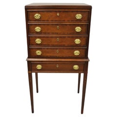 Councill Craftsman Sheraton Style Mahogany Silverware Chest with Inlay (Coffre à couverts en acajou avec incrustation)