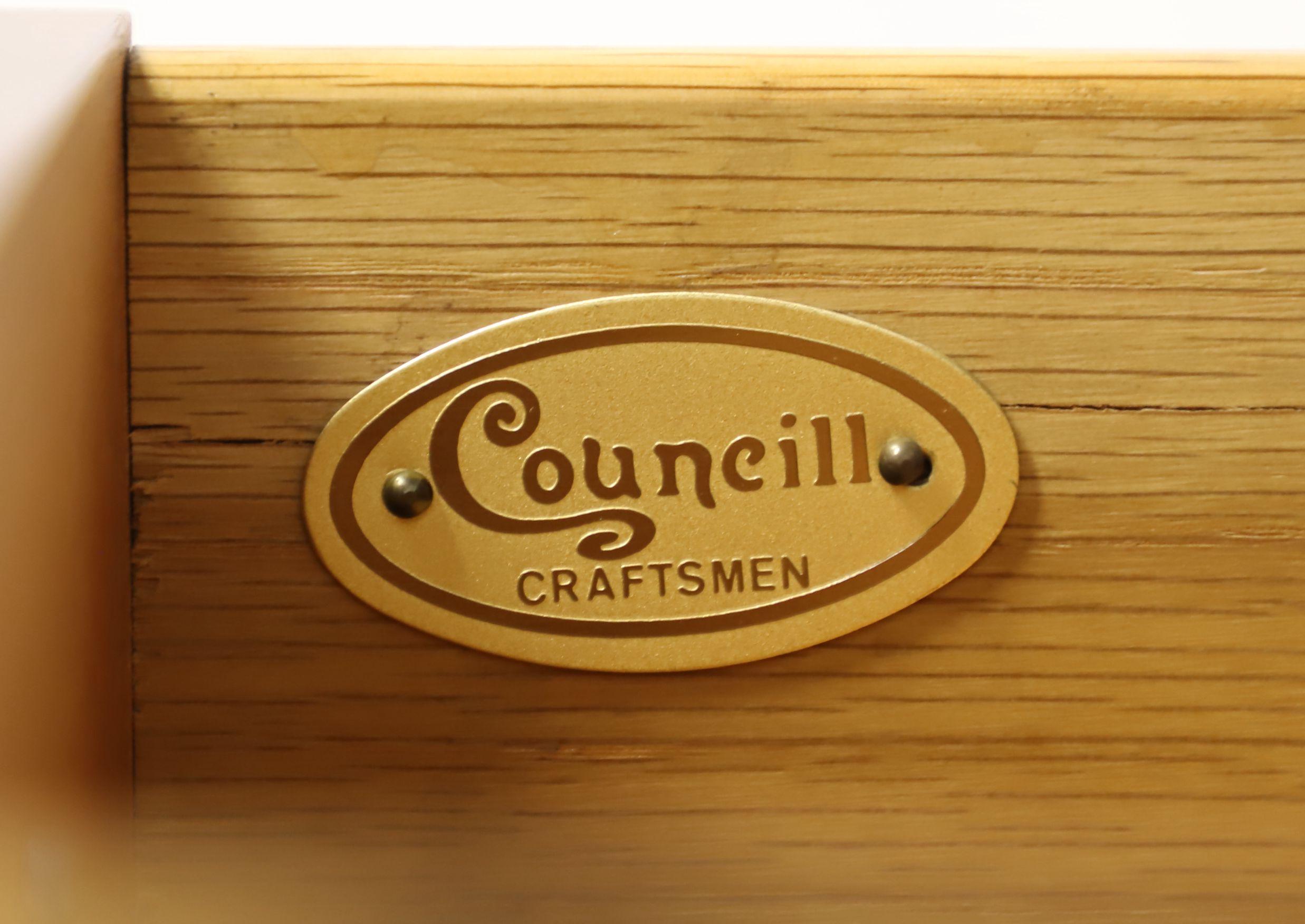 COUNCILL CRAFTSMEN Banded Mahogany Chippendale Style Chest on Chest For Sale 6