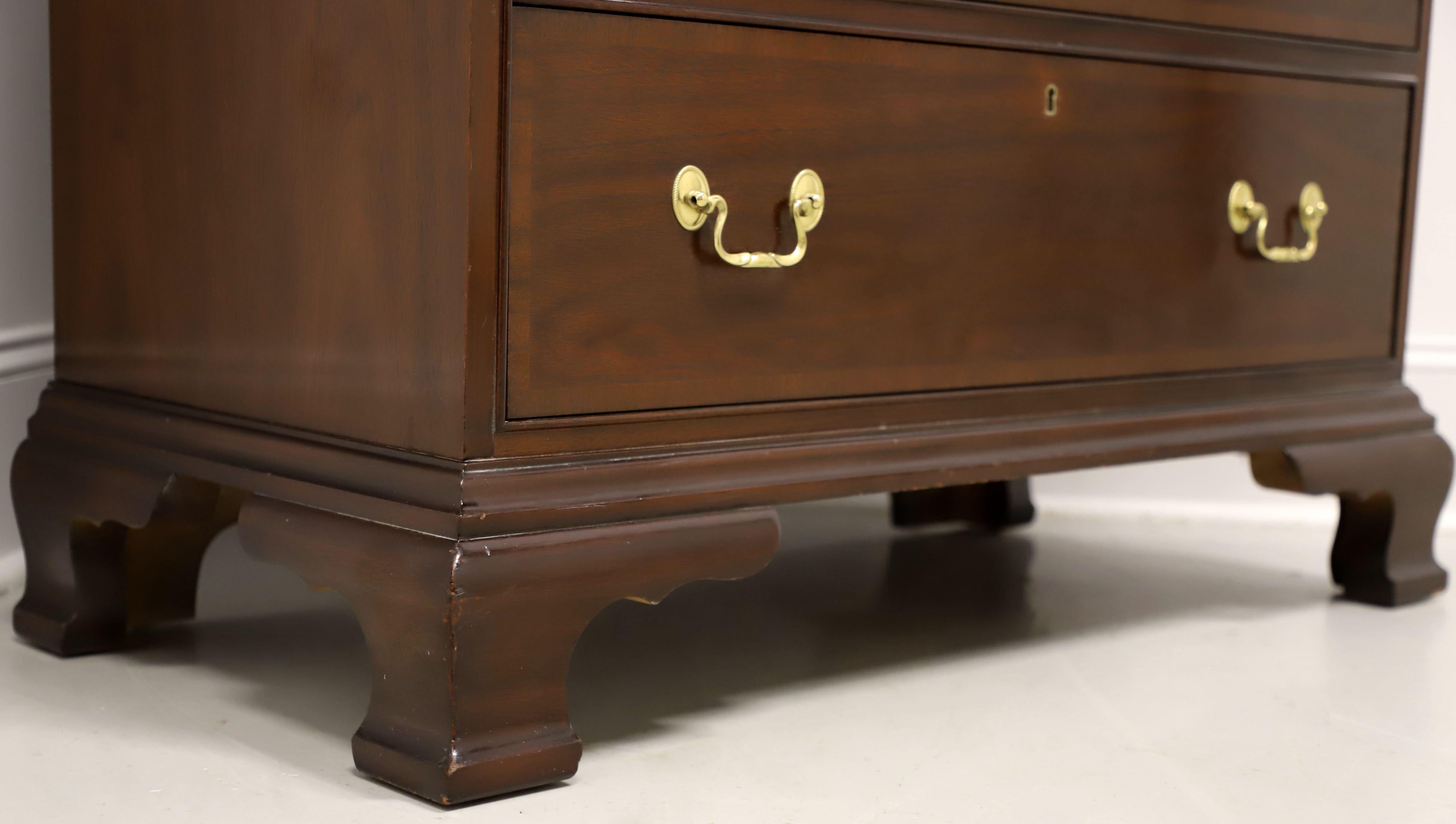 COUNCILL CRAFTSMEN Banded Mahogany Chippendale Style Chest on Chest For Sale 3