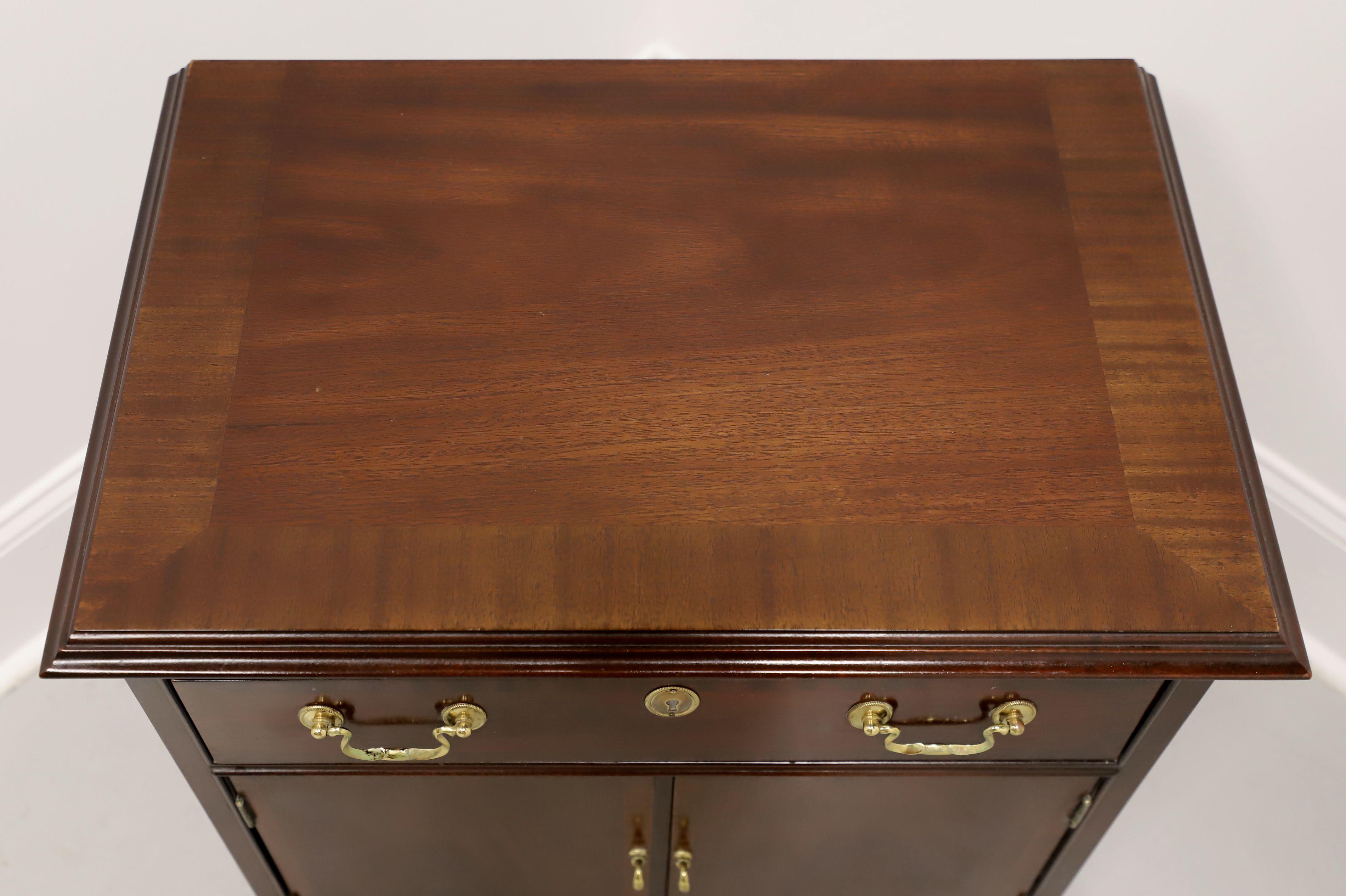 COUNCILL CRAFTSMEN Banded Mahogany Chippendale Style Nightstand Bedside Cabinet For Sale 1