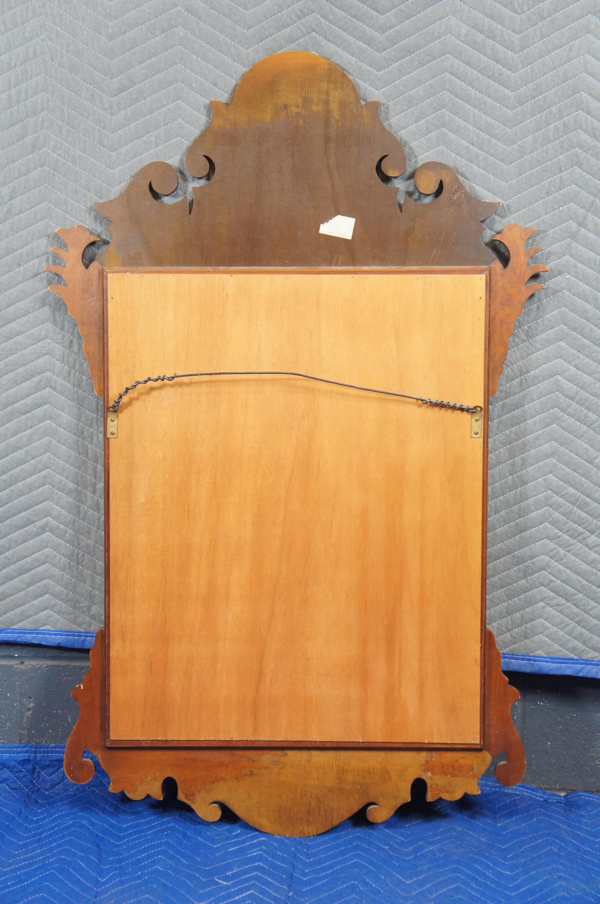 Consejo Artesano Chippendale Cerezo Tallado Espejo de Pared Biselado 47 en Bueno estado para la venta en Dayton, OH
