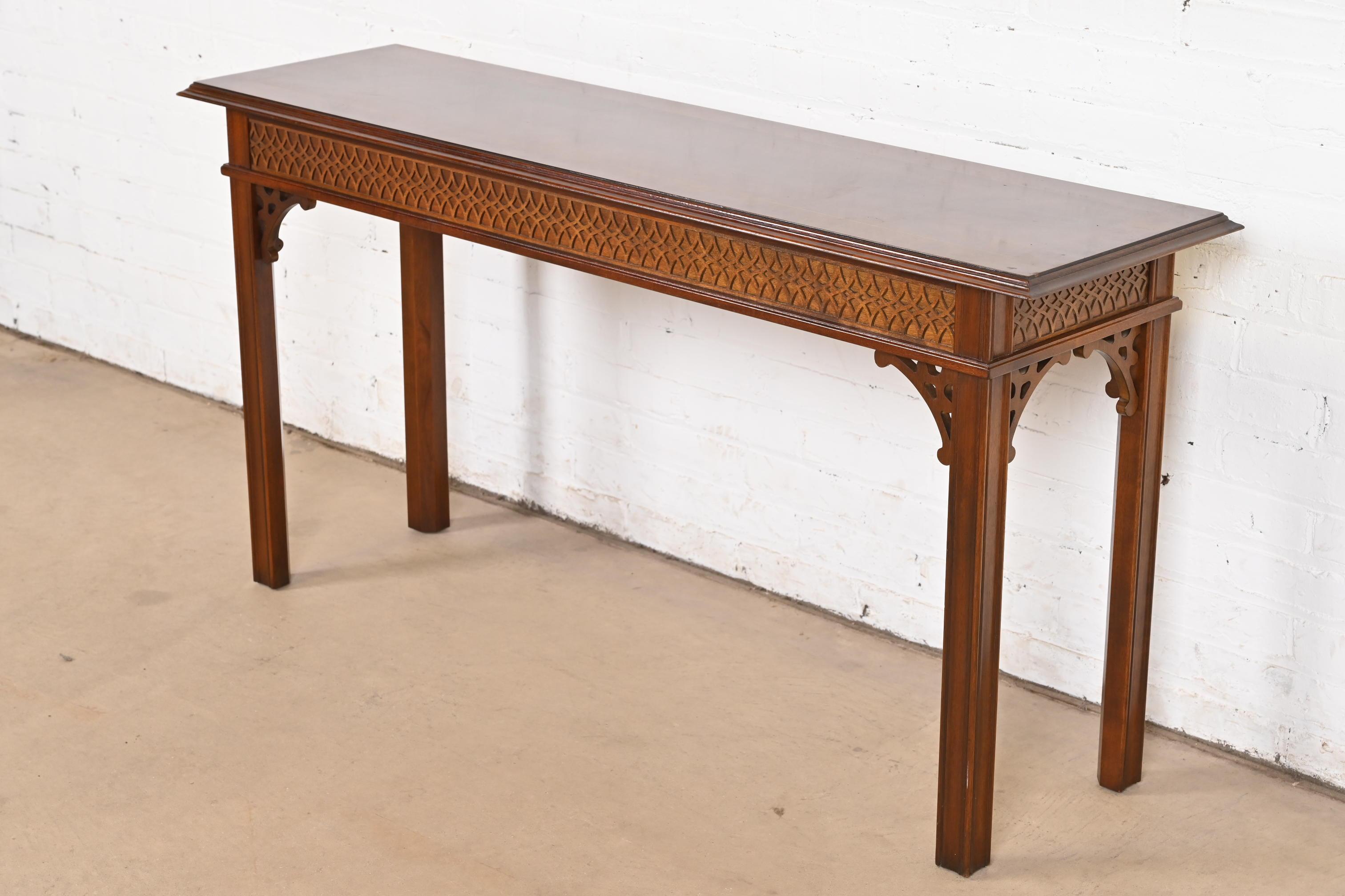 Late 20th Century Councill Craftsmen Georgian Carved Banded Mahogany Console Table For Sale