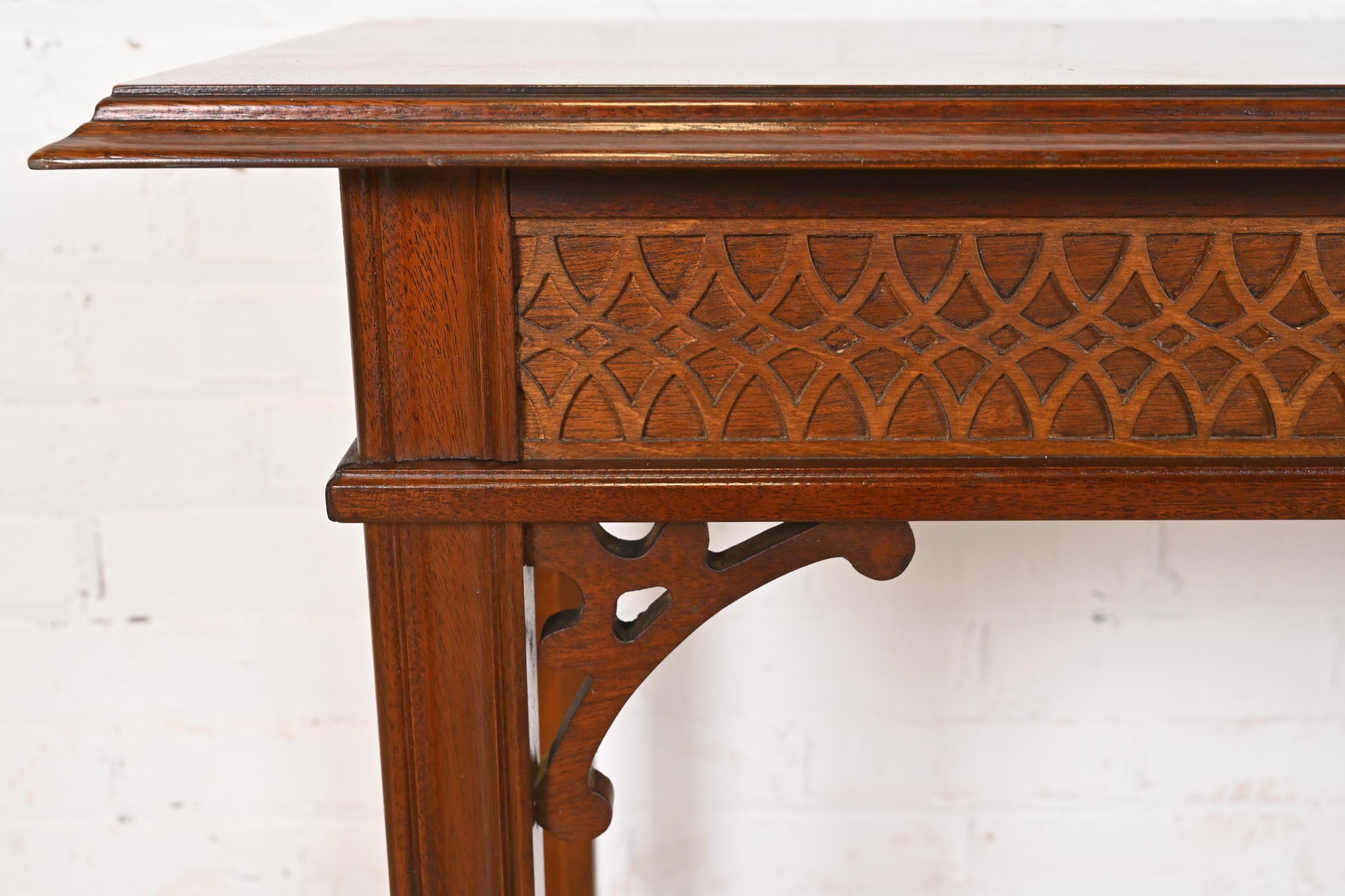 Councill Craftsmen Georgian Carved Banded Mahogany Console Table For Sale 1