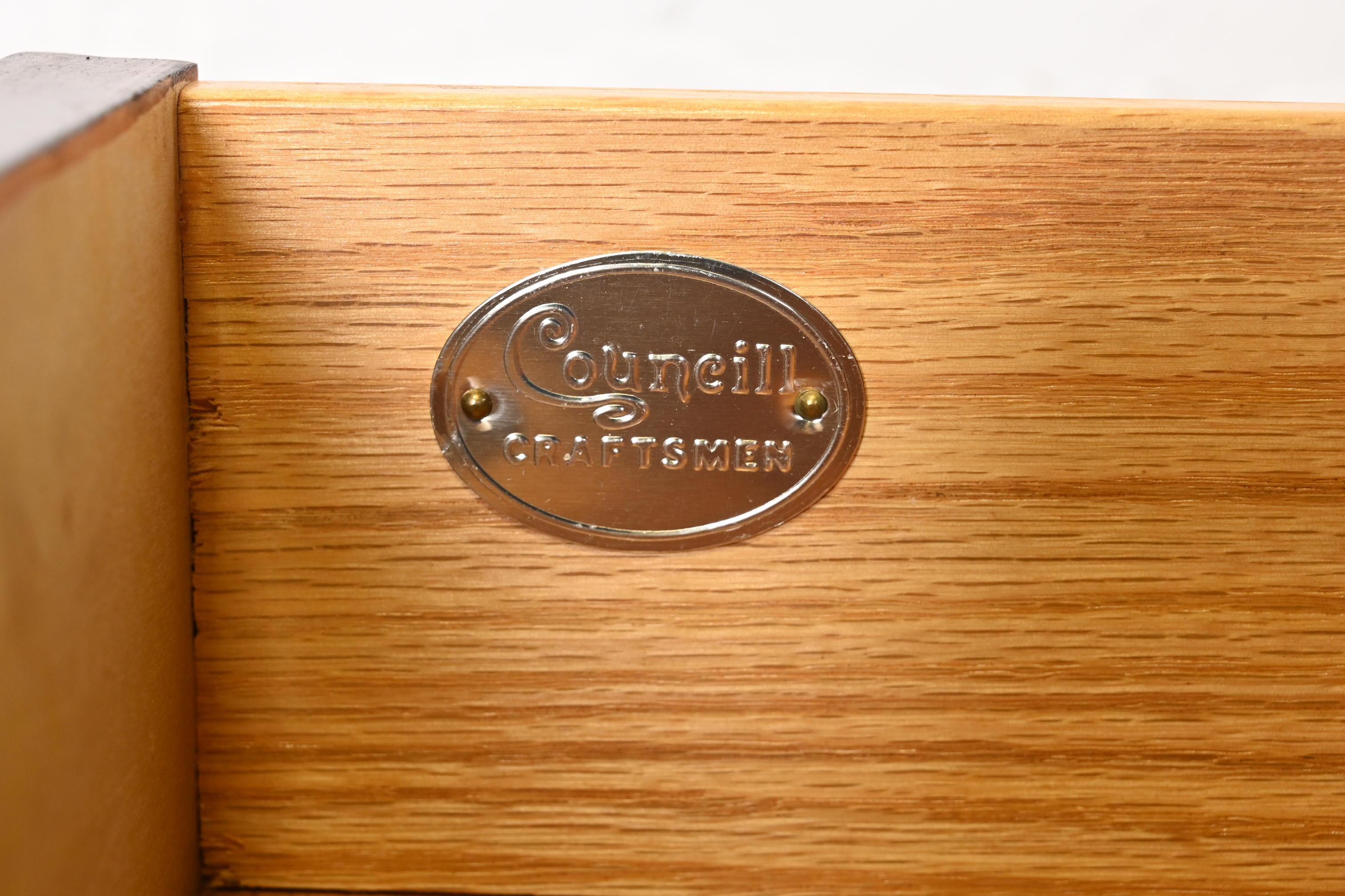 Councill Craftsmen Georgian Carved Mahogany Breakfront Bookcase Cabinet in vendita 2