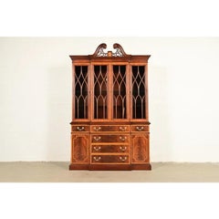 Armoire-bibliothèque géorgienne en acajou avec éclairage, de la marque Councill Craftsmen