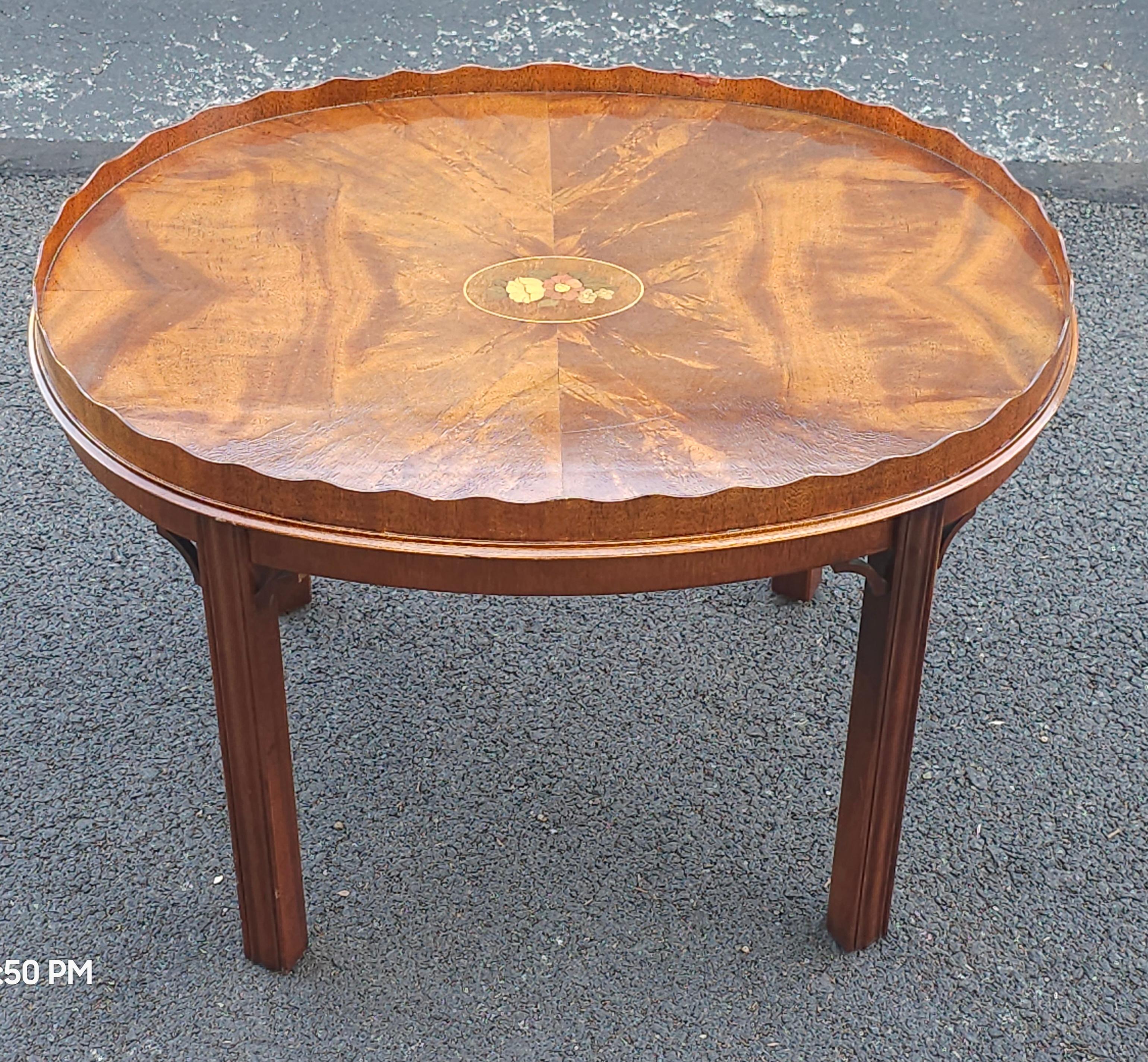 Councill Craftsmen, georgianischer Mahagoni-Tabletttisch mit Wellenschliff-Galerie (Sonstiges) im Angebot