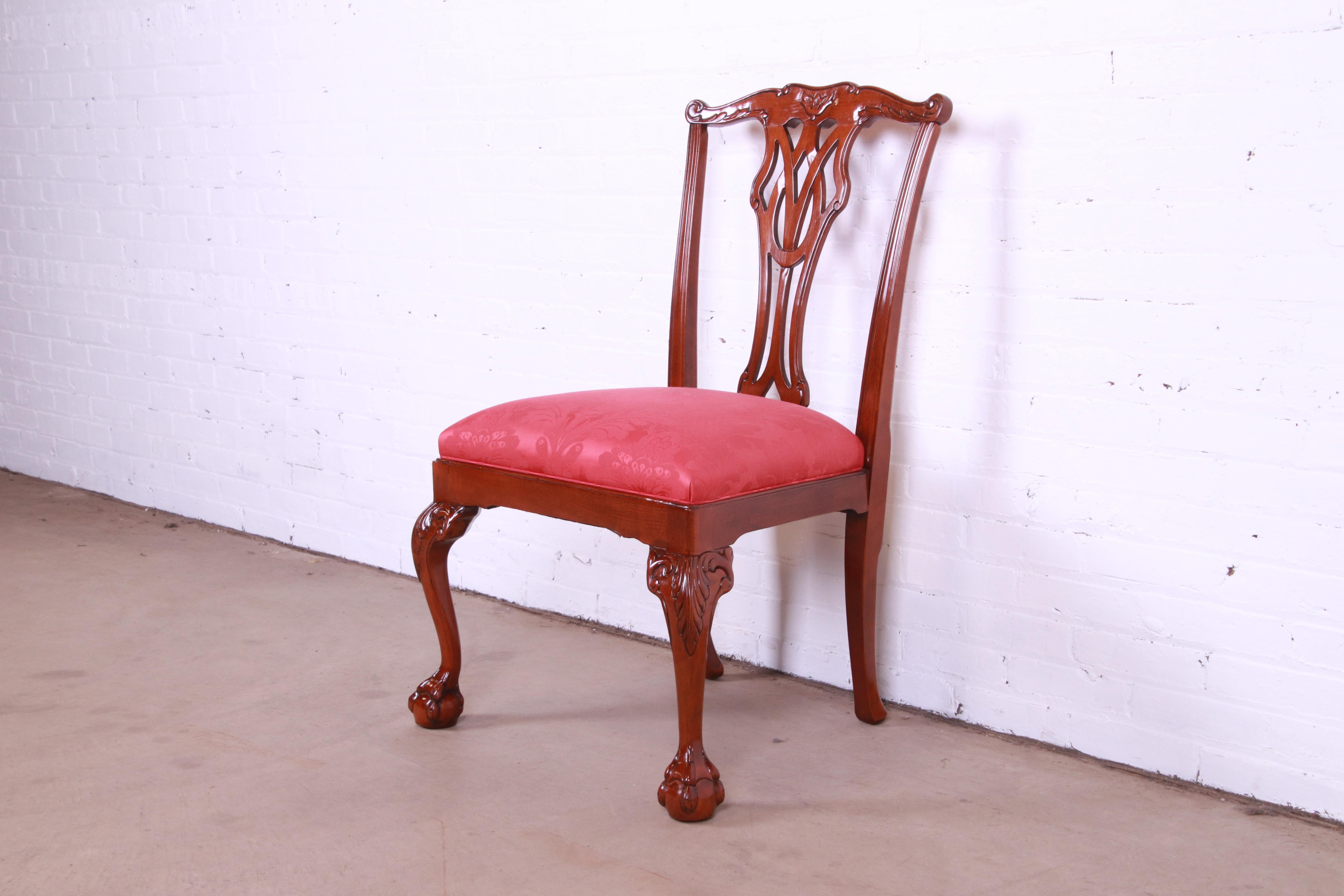 Councill Furniture Chippendale-geschnitzte Mahagoni-Esszimmerstühle, Satz von acht im Angebot 4