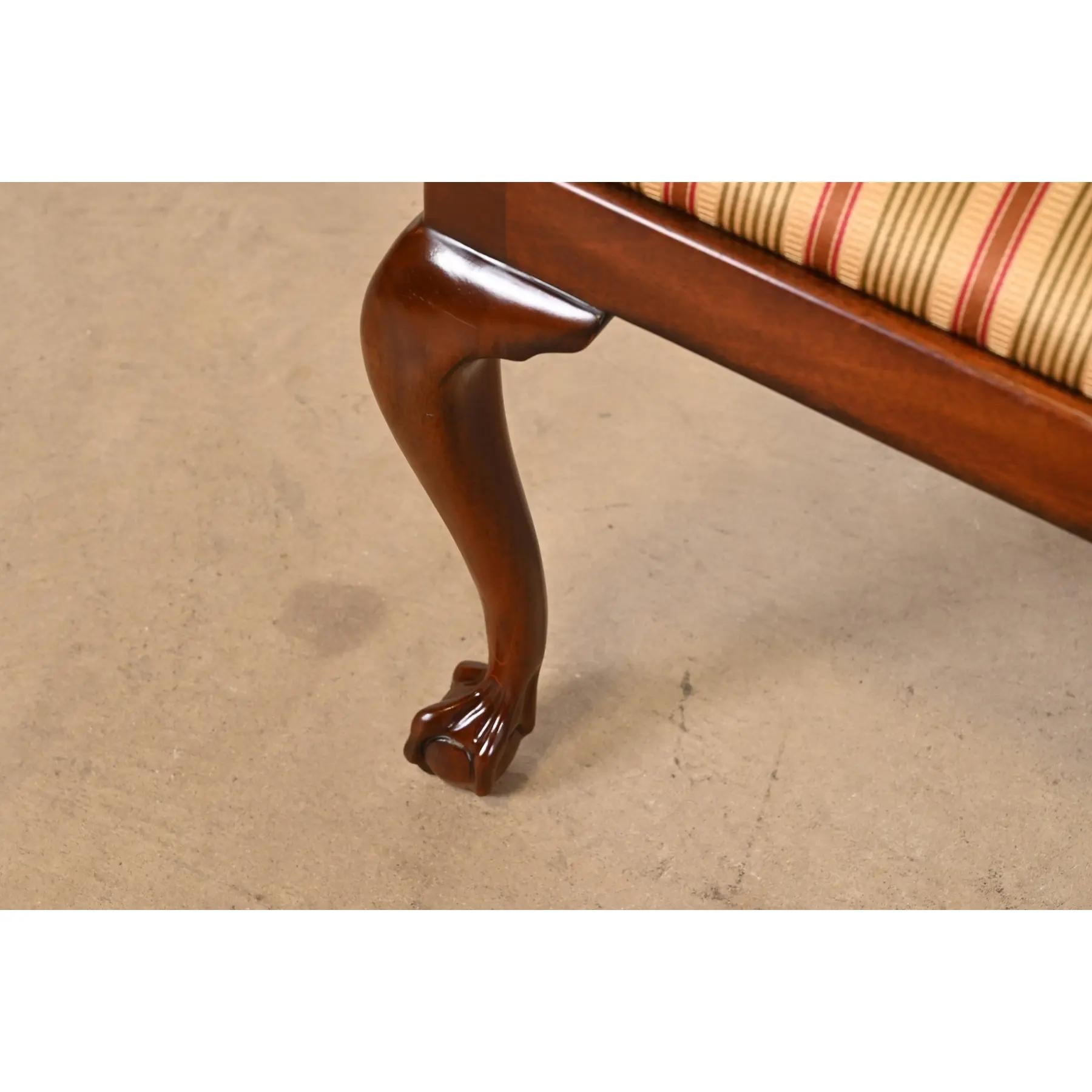 Councill Furniture Chippendale ensemble de huit chaises de salle à manger en acajou sculpté en vente 4