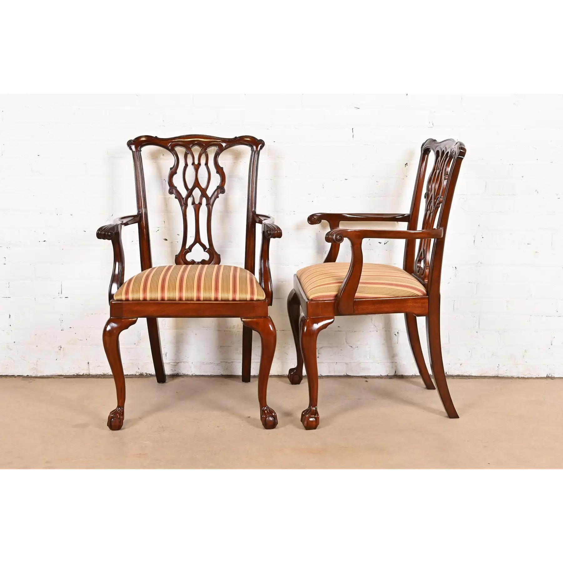 Councill Furniture Chippendale ensemble de huit chaises de salle à manger en acajou sculpté en vente 5