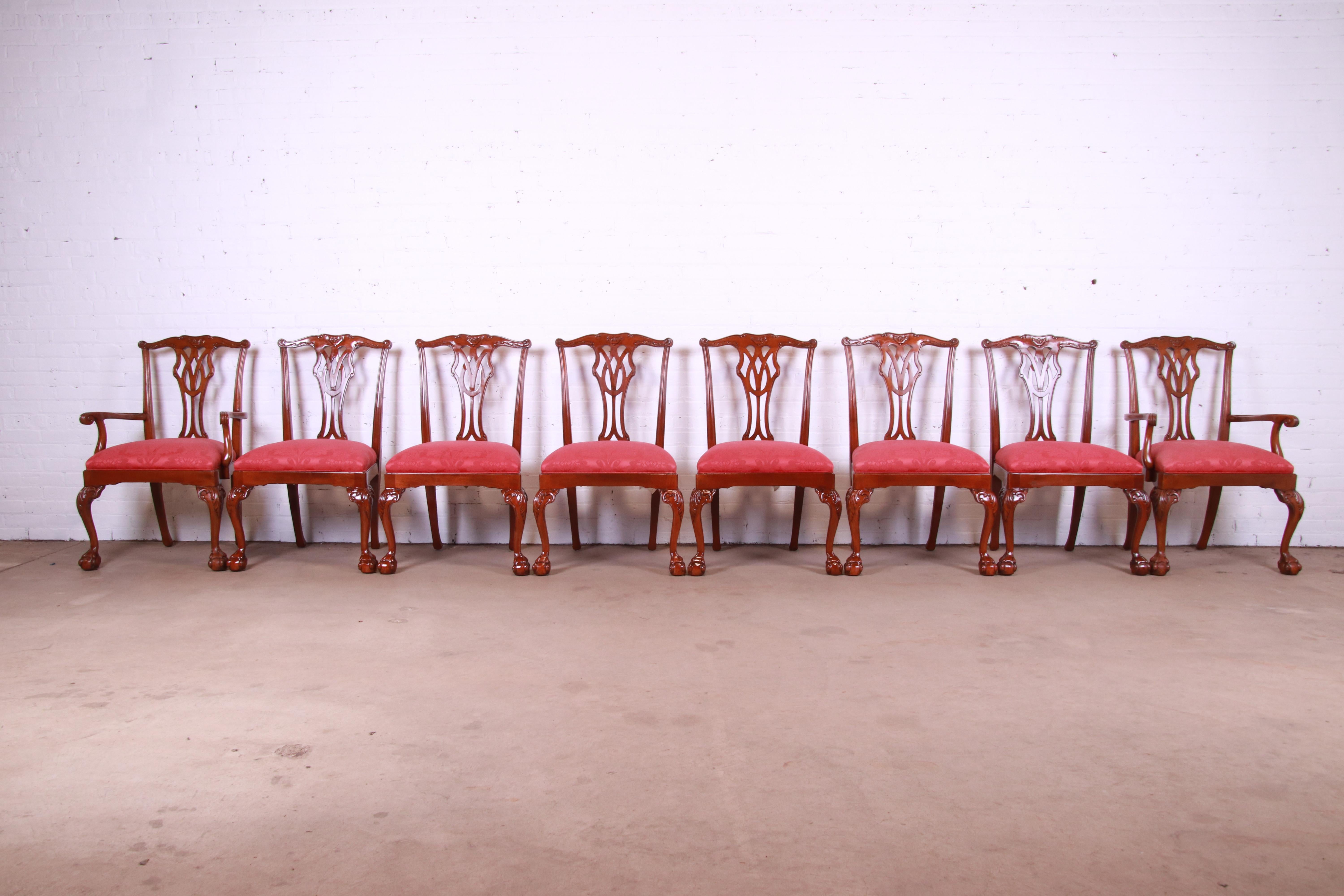 Councill Furniture Chippendale-geschnitzte Mahagoni-Esszimmerstühle, Satz von acht (amerikanisch) im Angebot