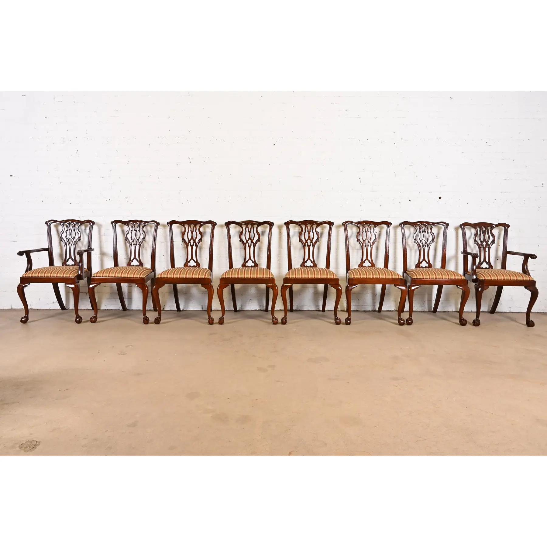 Américain Councill Furniture Chippendale ensemble de huit chaises de salle à manger en acajou sculpté en vente