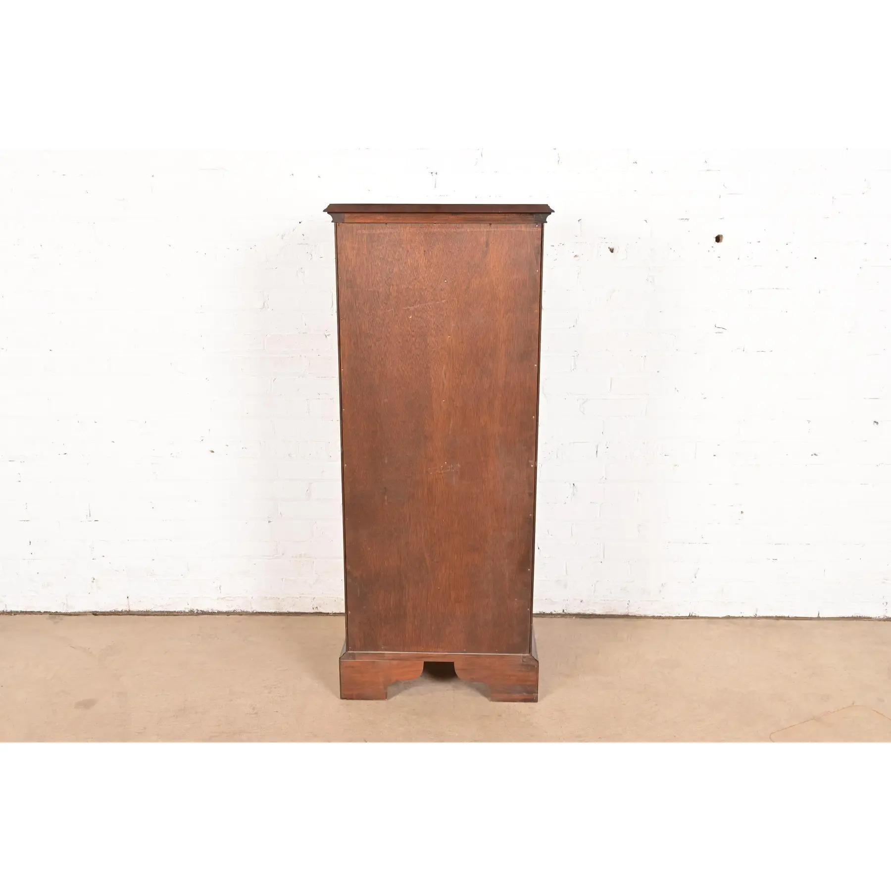 Councill Furniture Cassapanca o Semainier in mogano a fasce georgiano in vendita 8