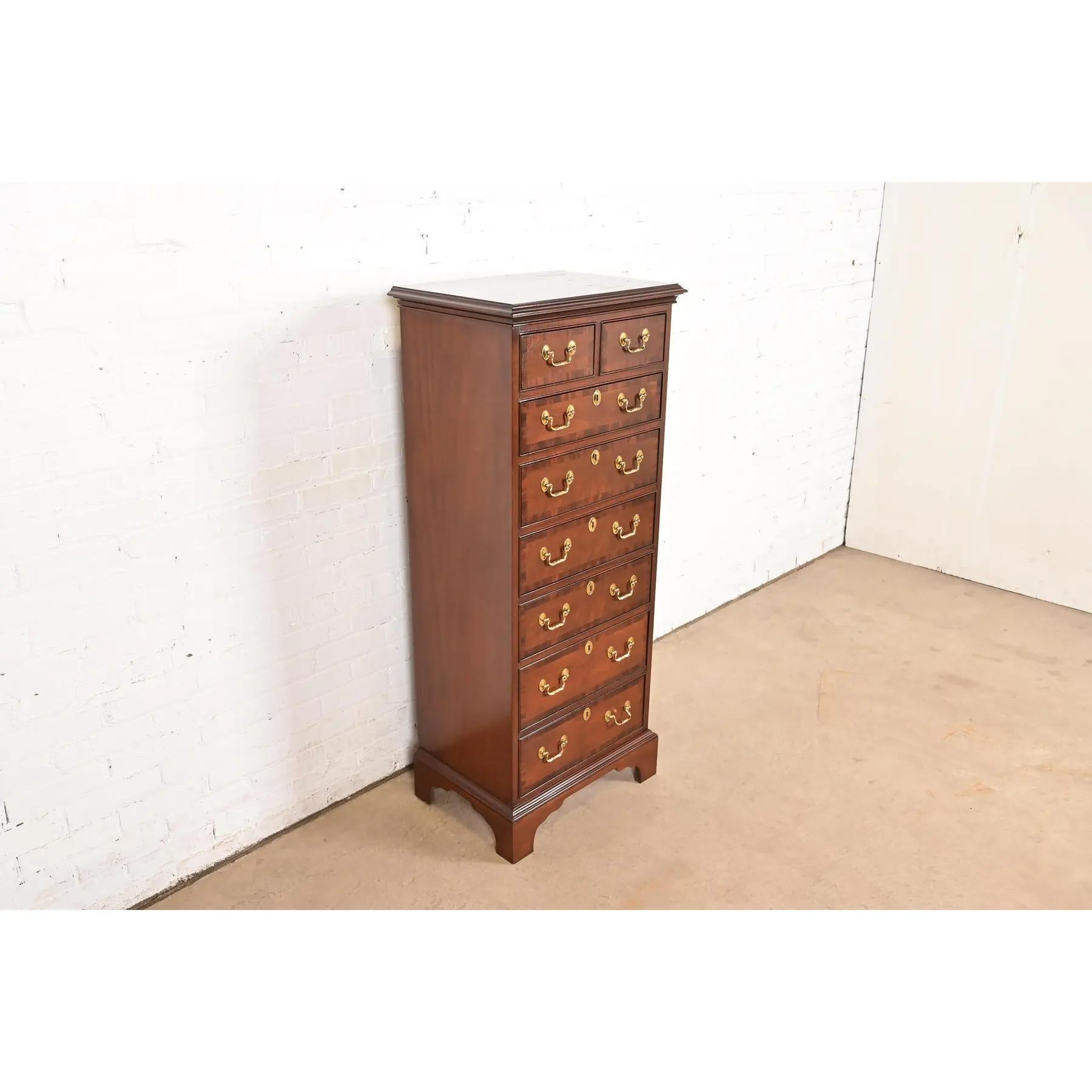 Councill Furniture Cassapanca o Semainier in mogano a fasce georgiano In condizioni buone in vendita a South Bend, IN