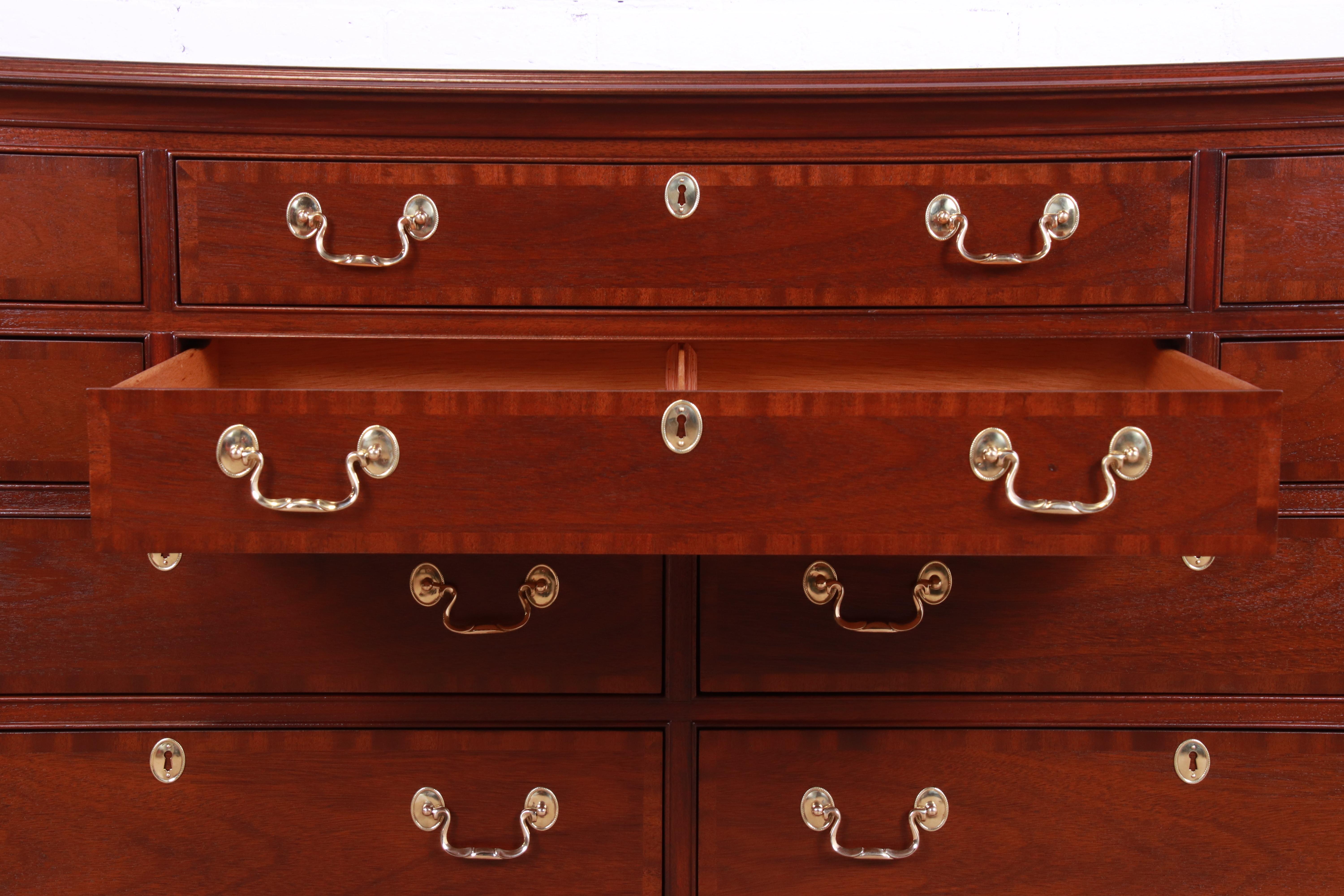 Councill Furniture Georgian Banded Mahogany Ten-Drawer Dresser, Newly Refinished 6