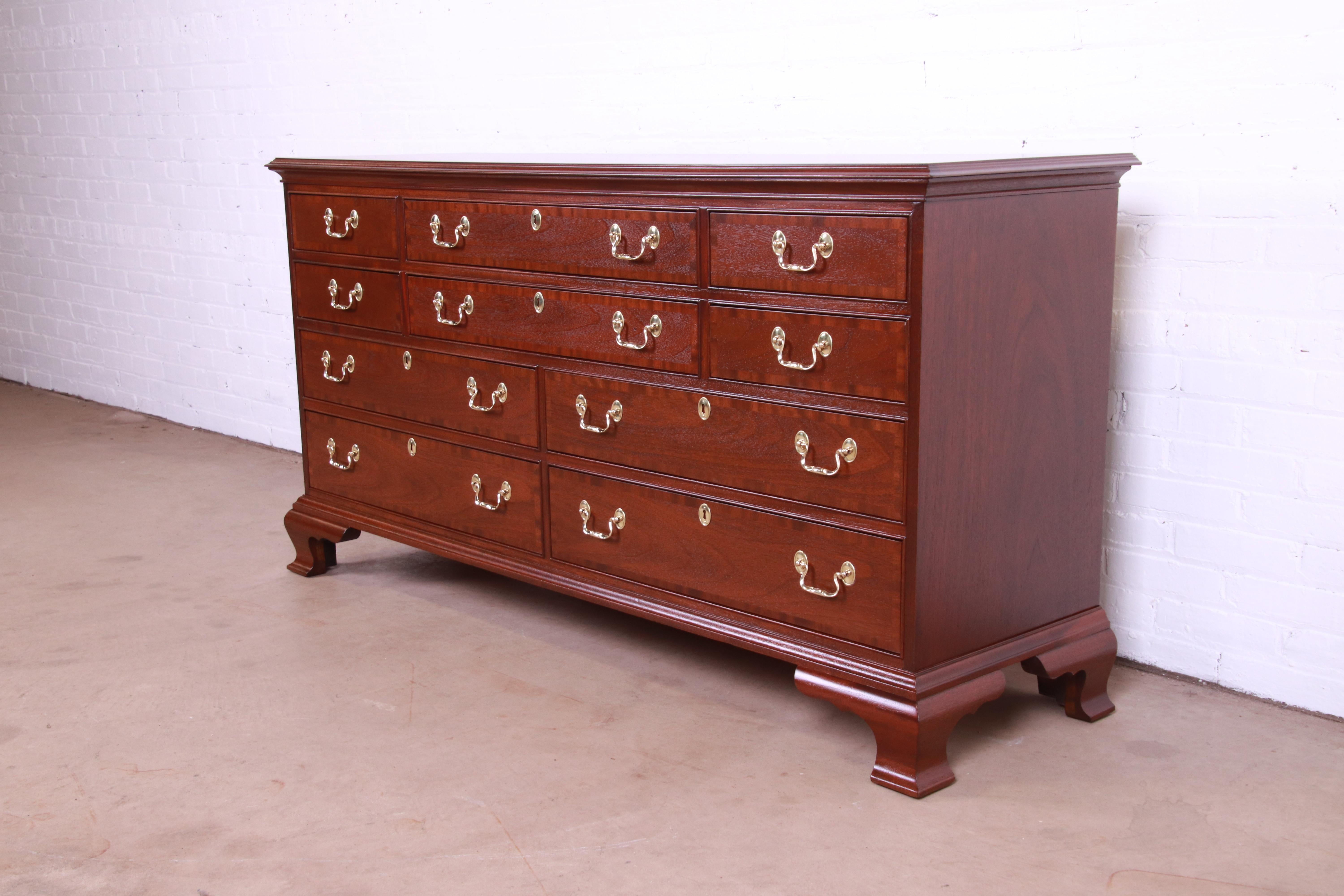 20th Century Councill Furniture Georgian Banded Mahogany Ten-Drawer Dresser, Newly Refinished