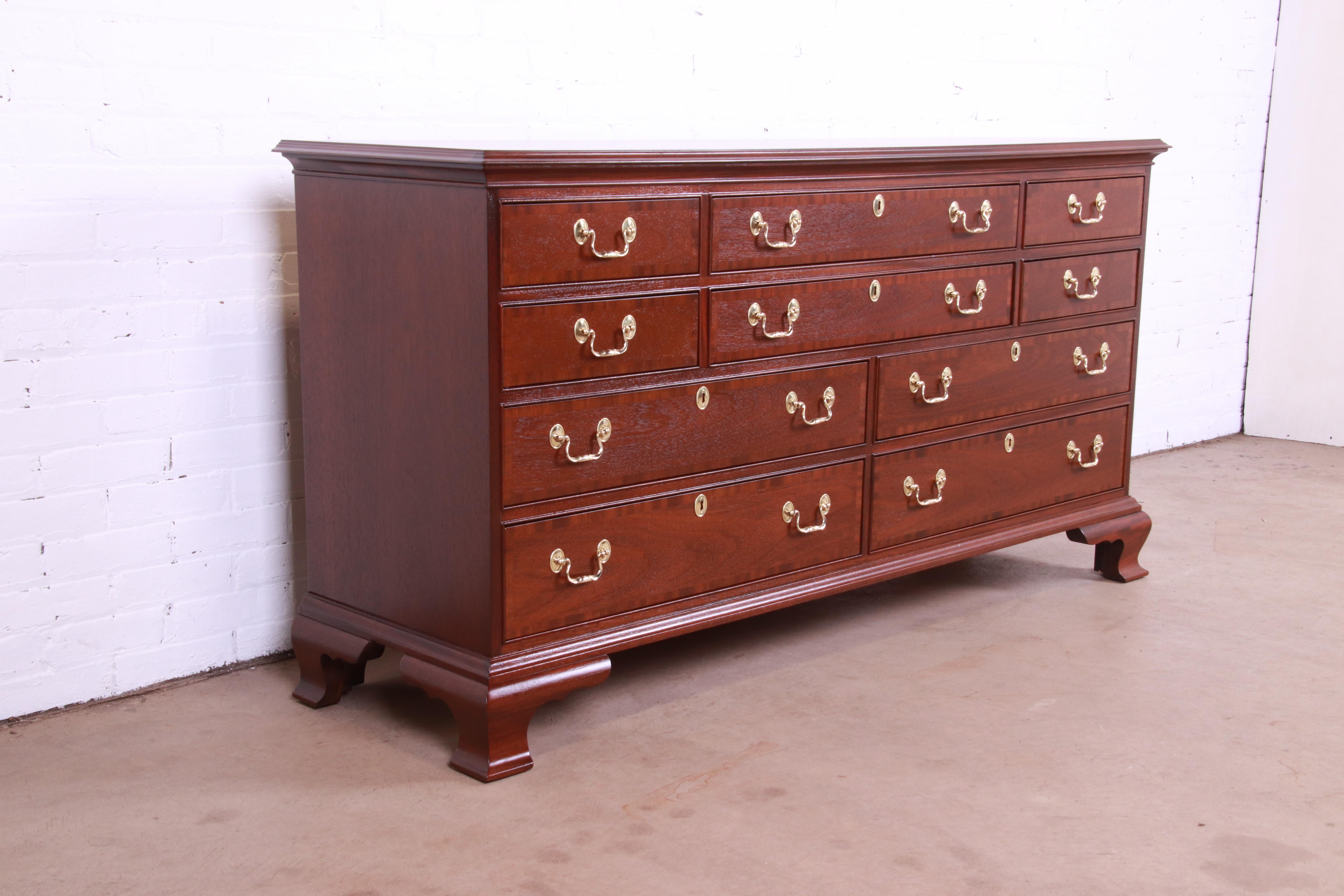 Councill Furniture Georgian Banded Mahogany Ten-Drawer Dresser, Newly Refinished 1