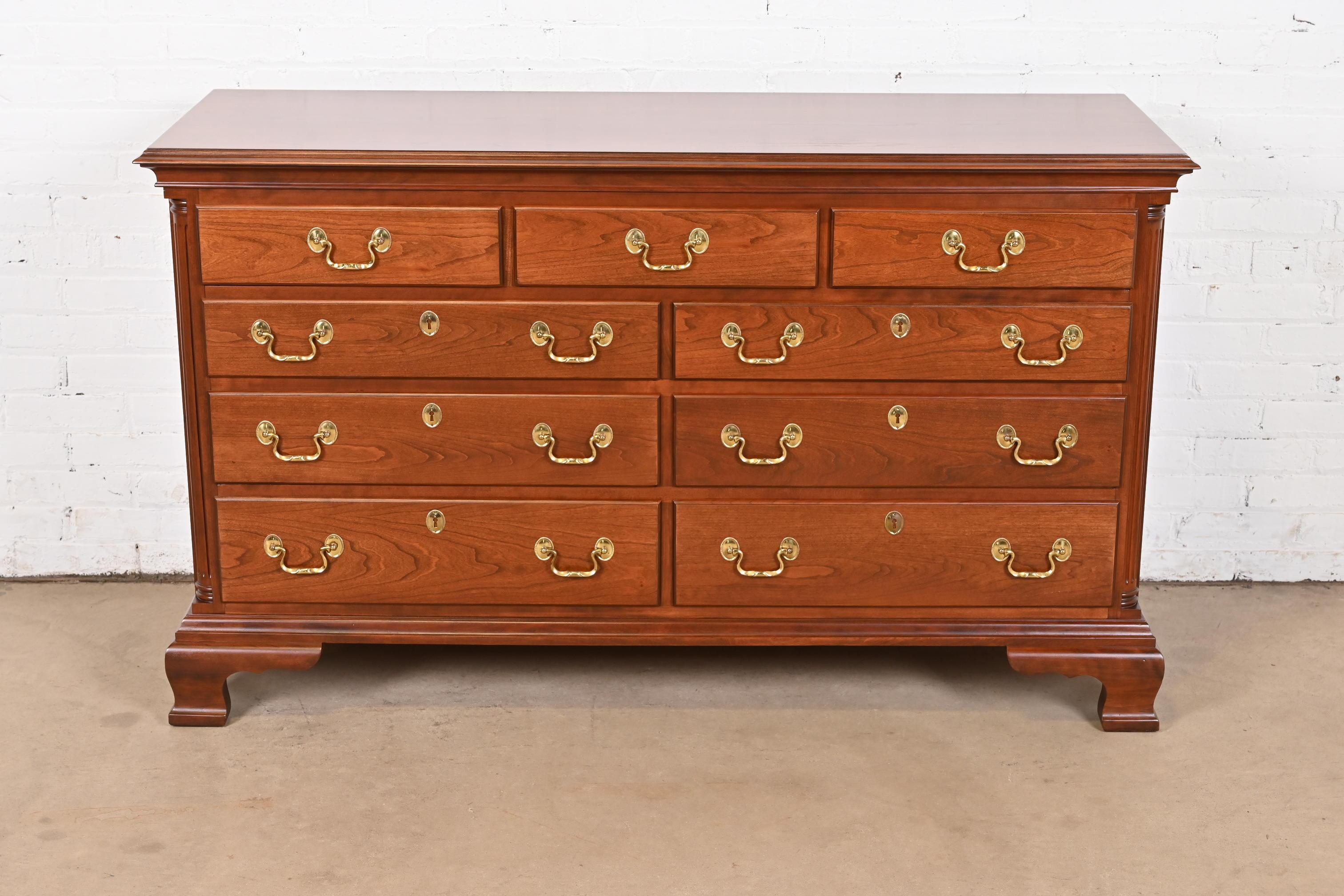 American Councill Furniture Georgian Carved Cherry Wood Nine-Drawer Dresser, Refinished For Sale