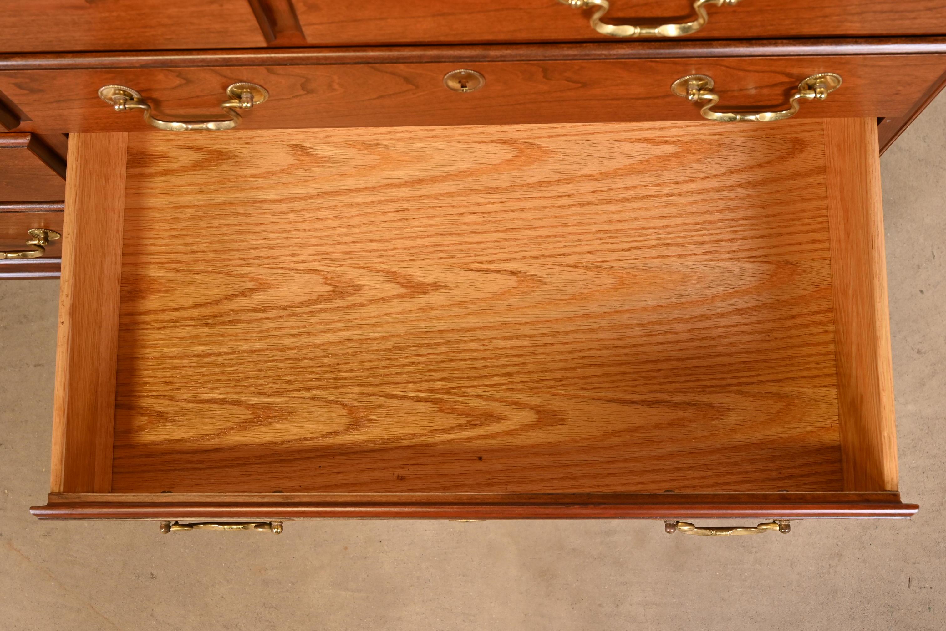 Councill Furniture Georgian Carved Cherry Wood Nine-Drawer Dresser, Refinished For Sale 1