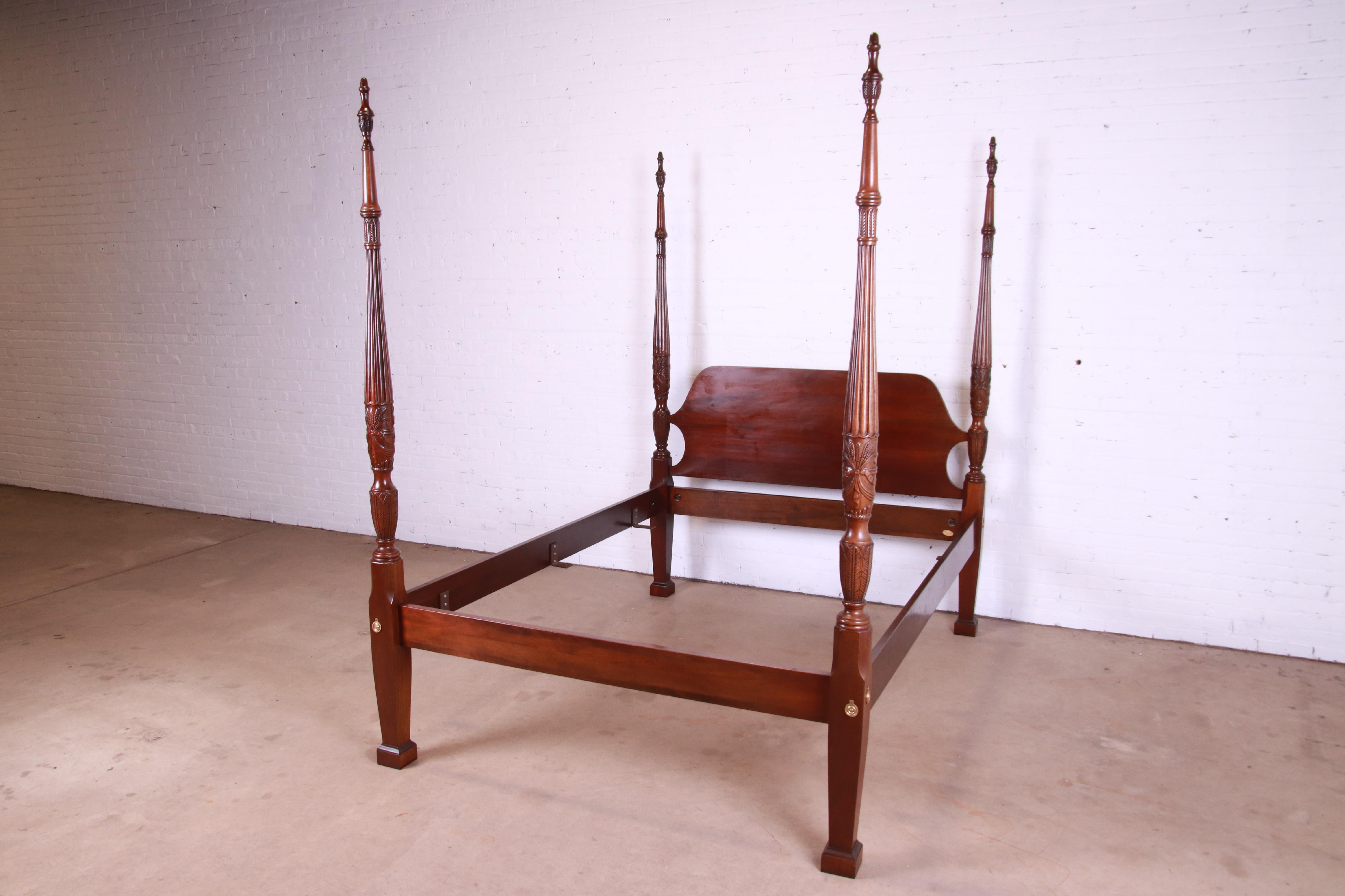 Councill Furniture Georgian Carved Mahogany Queen Size Poster Bed In Good Condition For Sale In South Bend, IN