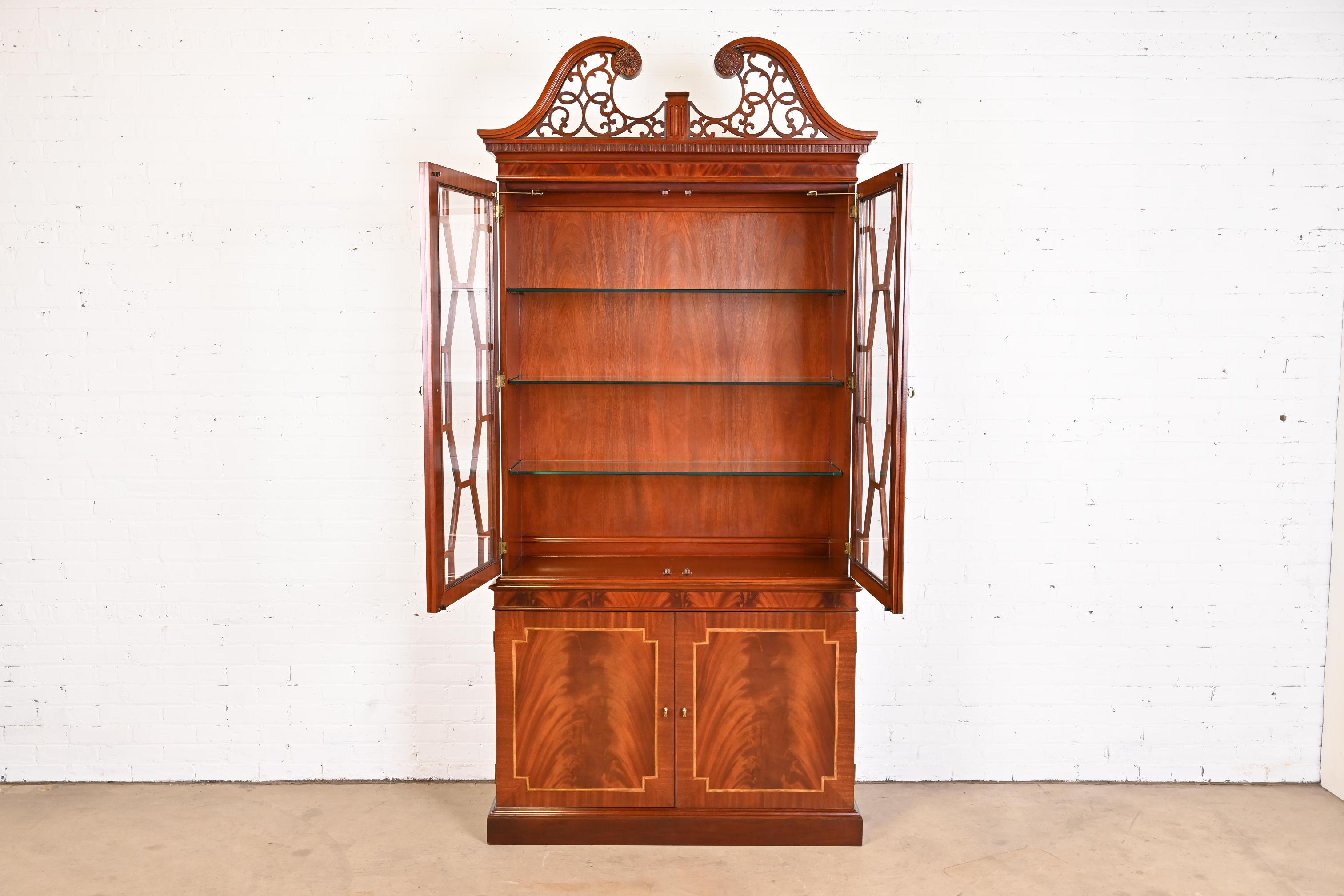 Councill Furniture Georgian Flame Mahogany Lighted Breakfront Bookcase Cabinet 4