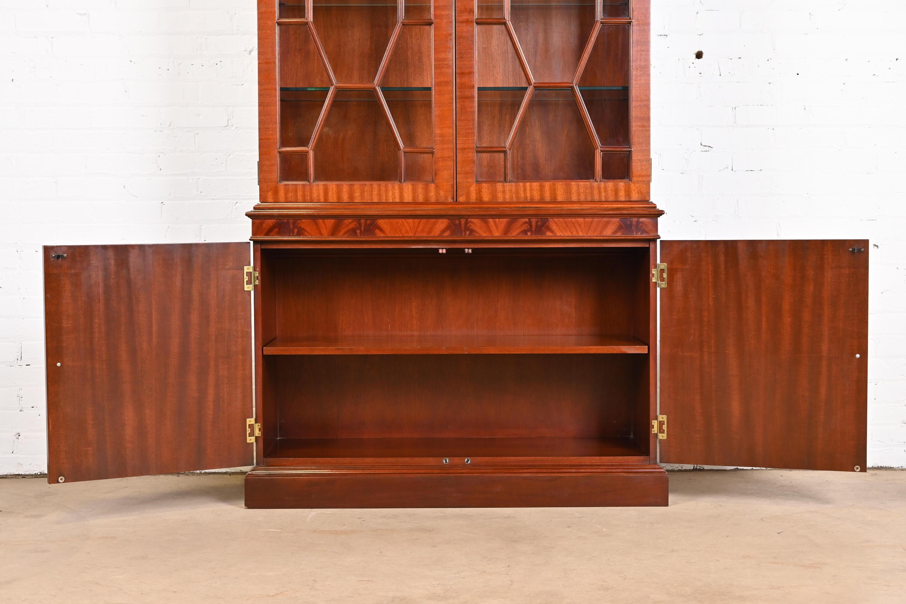 Councill Furniture Georgian Flame Mahogany Lighted Breakfront Bookcase Cabinet 8