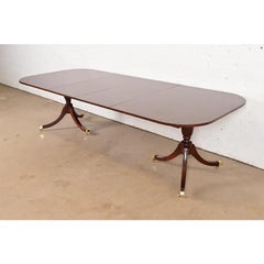 Councill Furniture Georgian Mahogany Table de salle à manger à rallonge, nouvellement repeinte