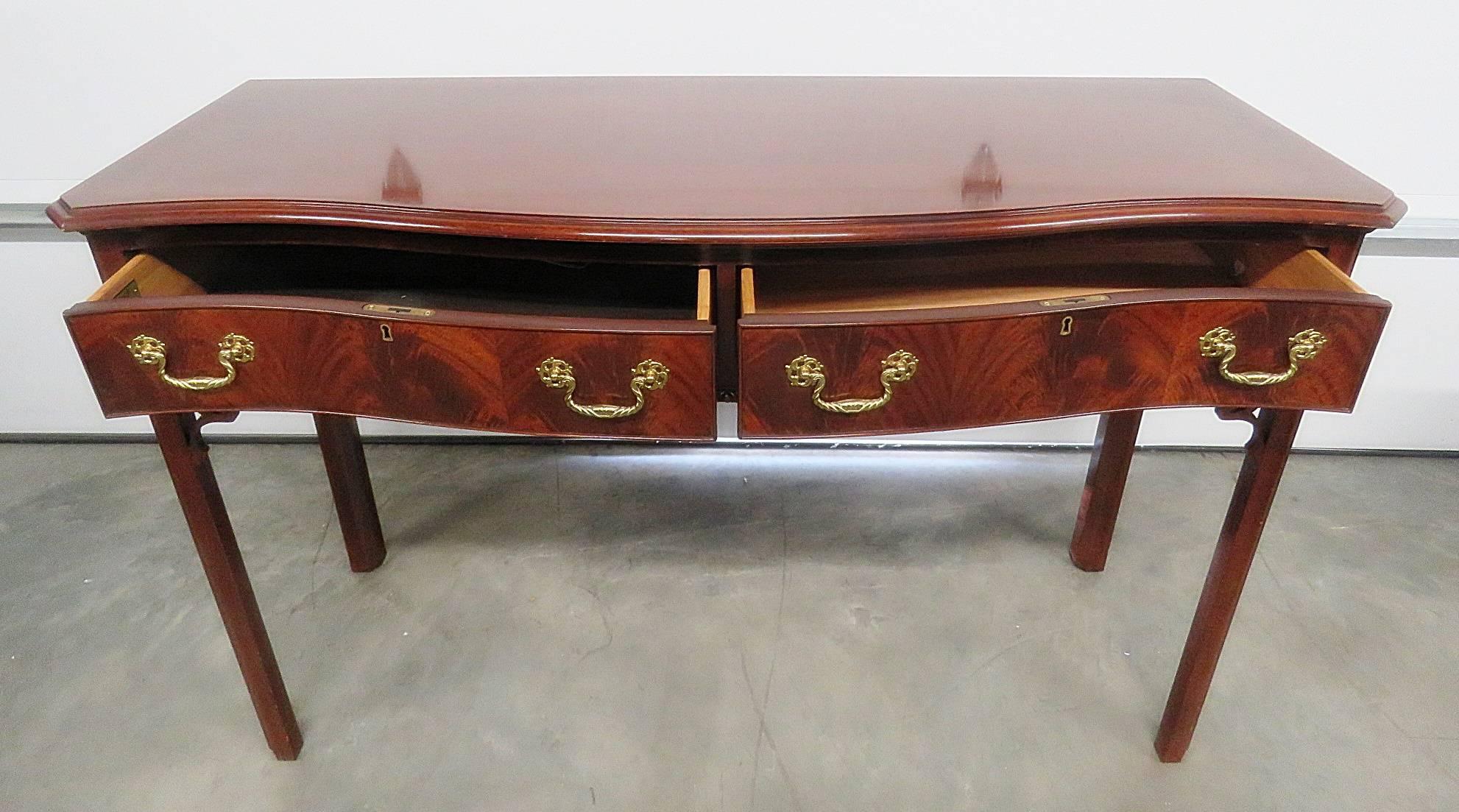 Councill Mahogany Chippendale Style Server In Good Condition In Swedesboro, NJ