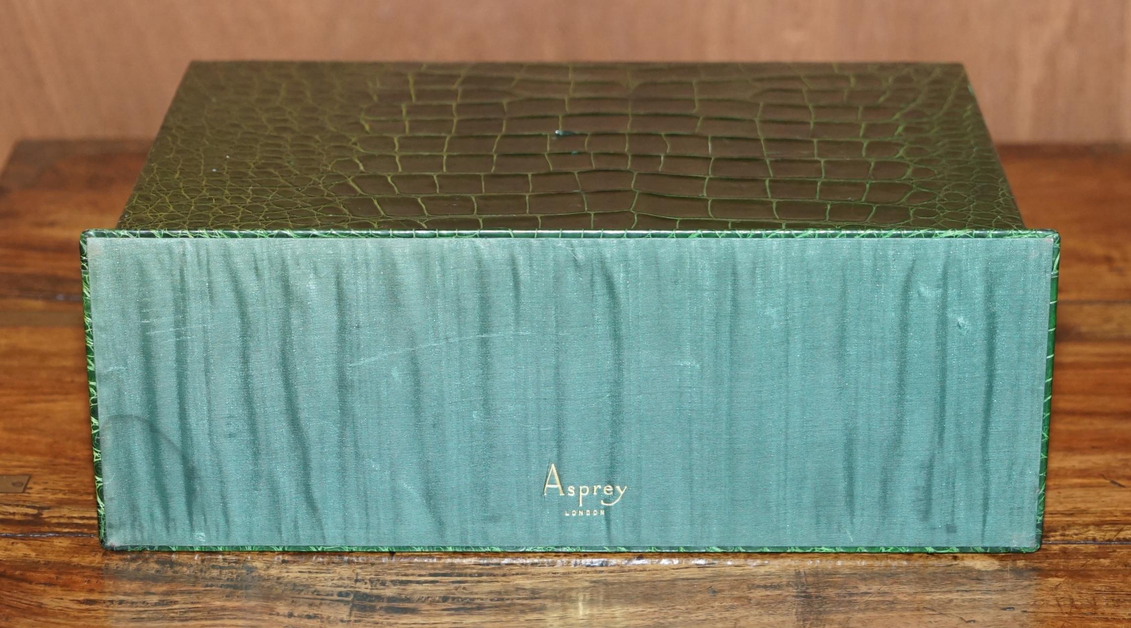 English Count Owned Asprey 24ct Gold Green Crocodile Leather 7 Piece Desk Set For Sale