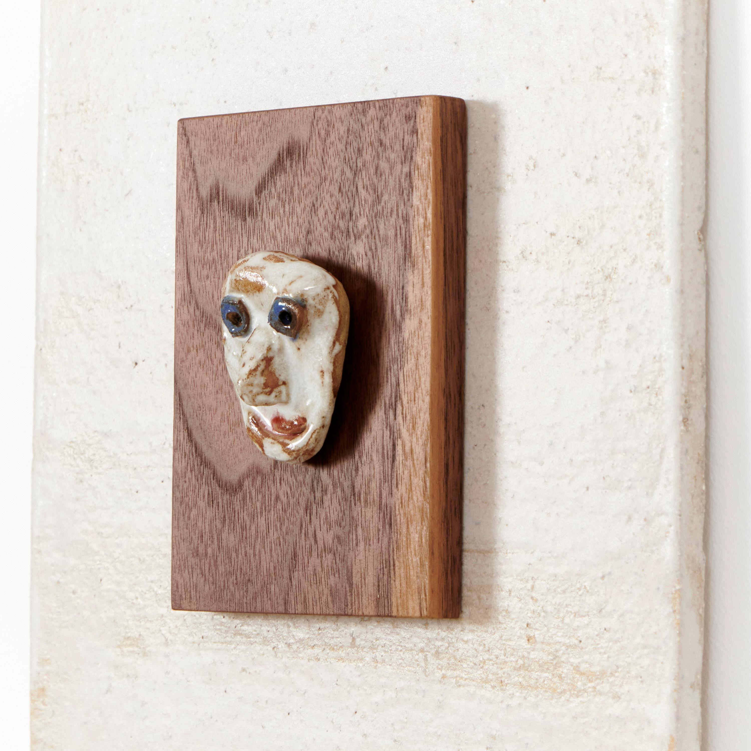 Portoghese Maschera Countenance o CARA in ceramica di Tom R Porter in vendita