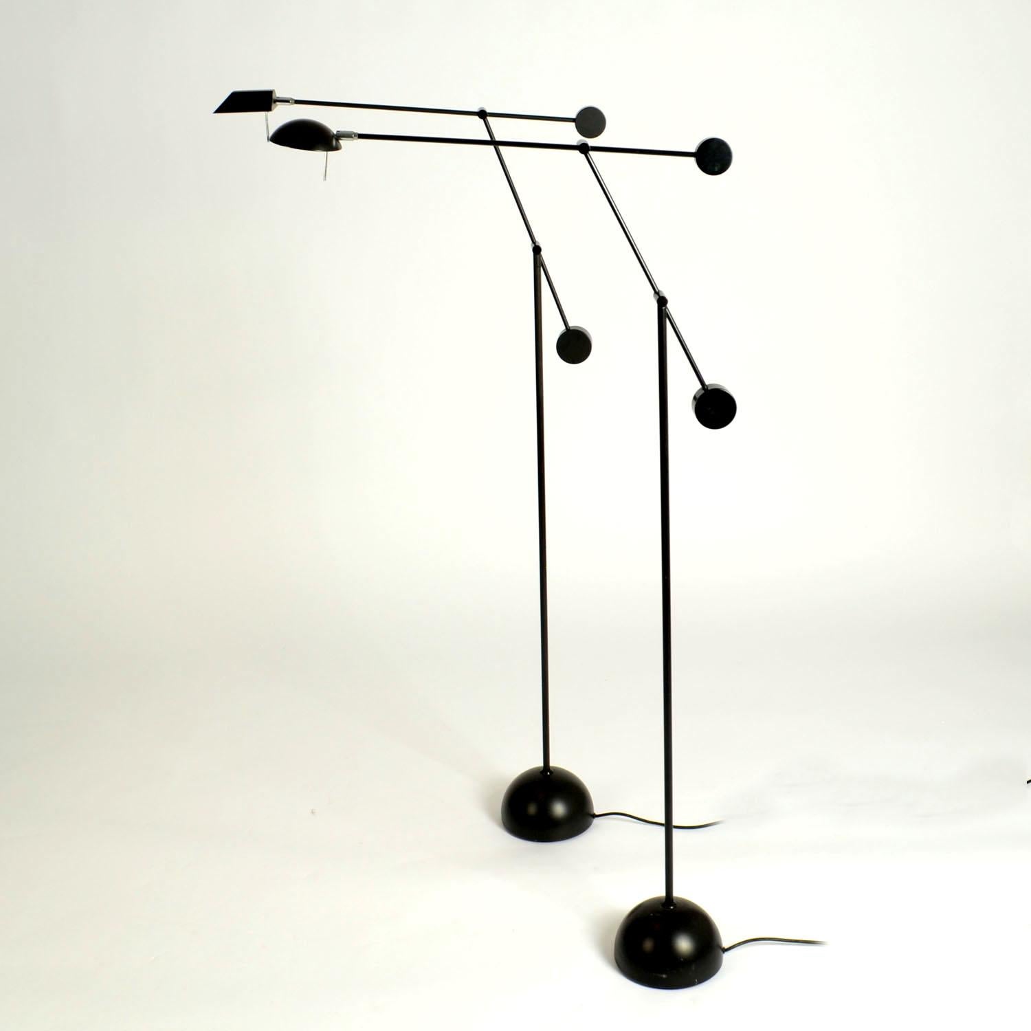 Métal Lampadaire Counter Balance Minimaliste en noir 1970 en vente