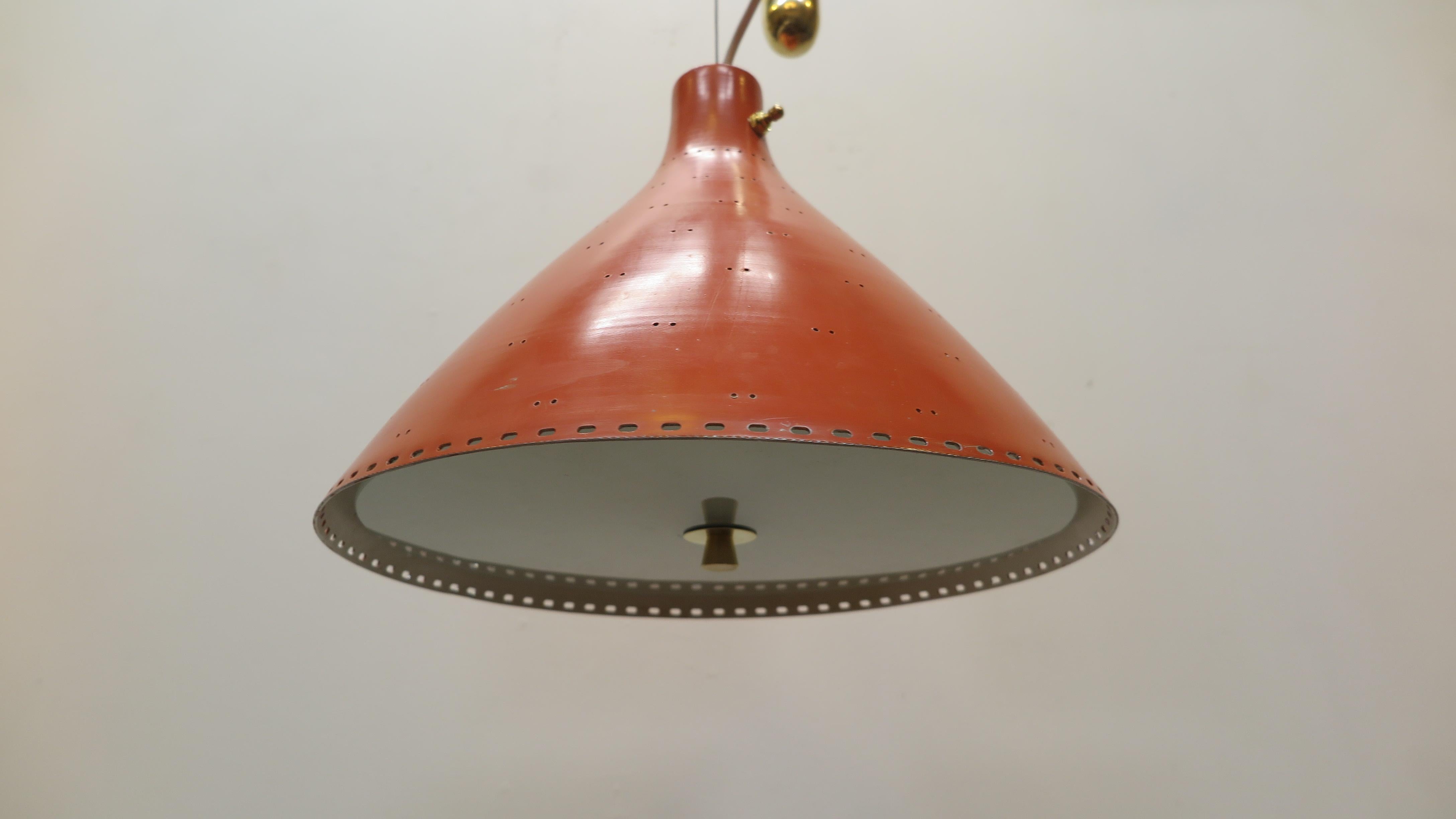 Mid-Century moderno Lampada a sospensione Counter Balance Paavo Tynell in vendita