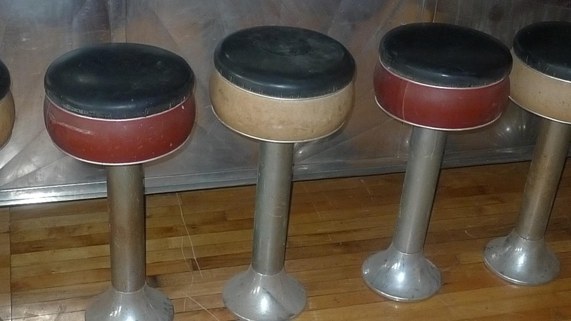 Steel Counter from 1930s Soda Fountain Diner with Nine Swivel Stools, Art Deco