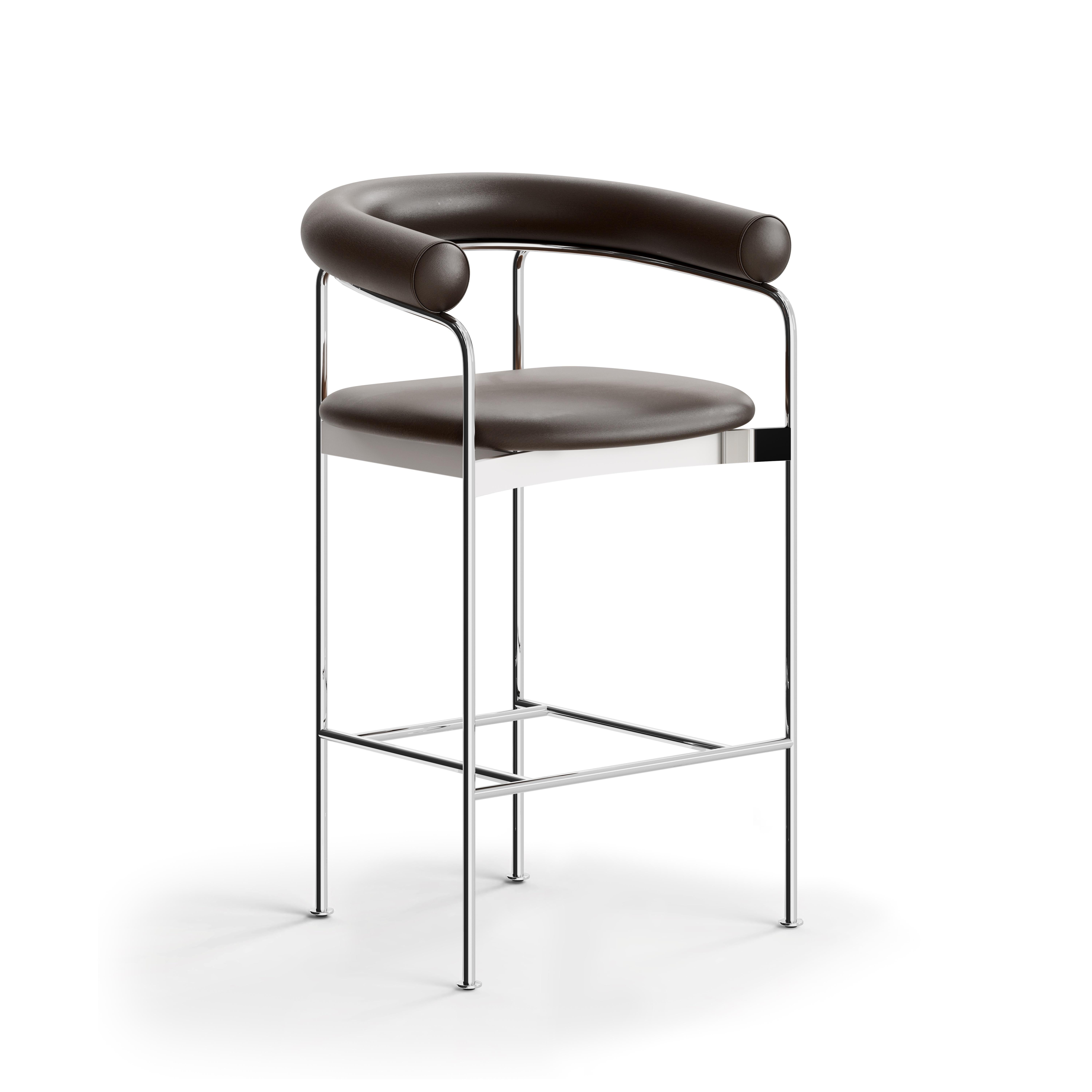 BAIA Tabouret de comptoir
Structure en acier, dossier en bois ou rembourré

Modèle présenté sur l'image principale :
Cadre : Chrome
Dossier : Cuir
Fabrice : Cuir pelleté marron

Dimensions :
H. 89 x 58 x 50 cm / Hauteur du siège : 66 cm
H. 35.04 x