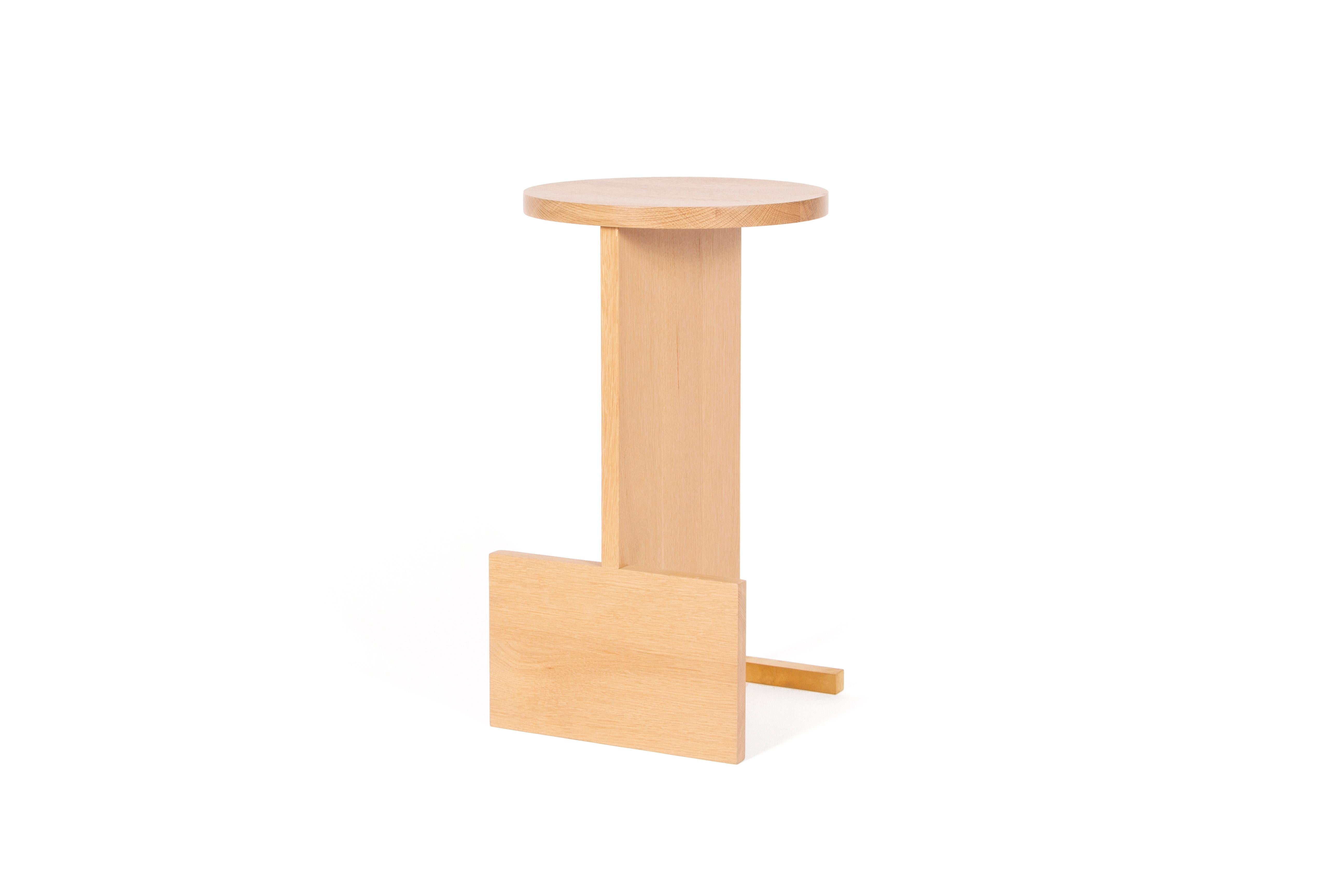 Counter stool by Estudio Persona
Dimensions: D 33 x H 61 cm
Materials: White oak, brass support

Counter stool in solid white oak with brass support.
Also available in walnut or maple.
Customizations available.

Estudio Persona was created