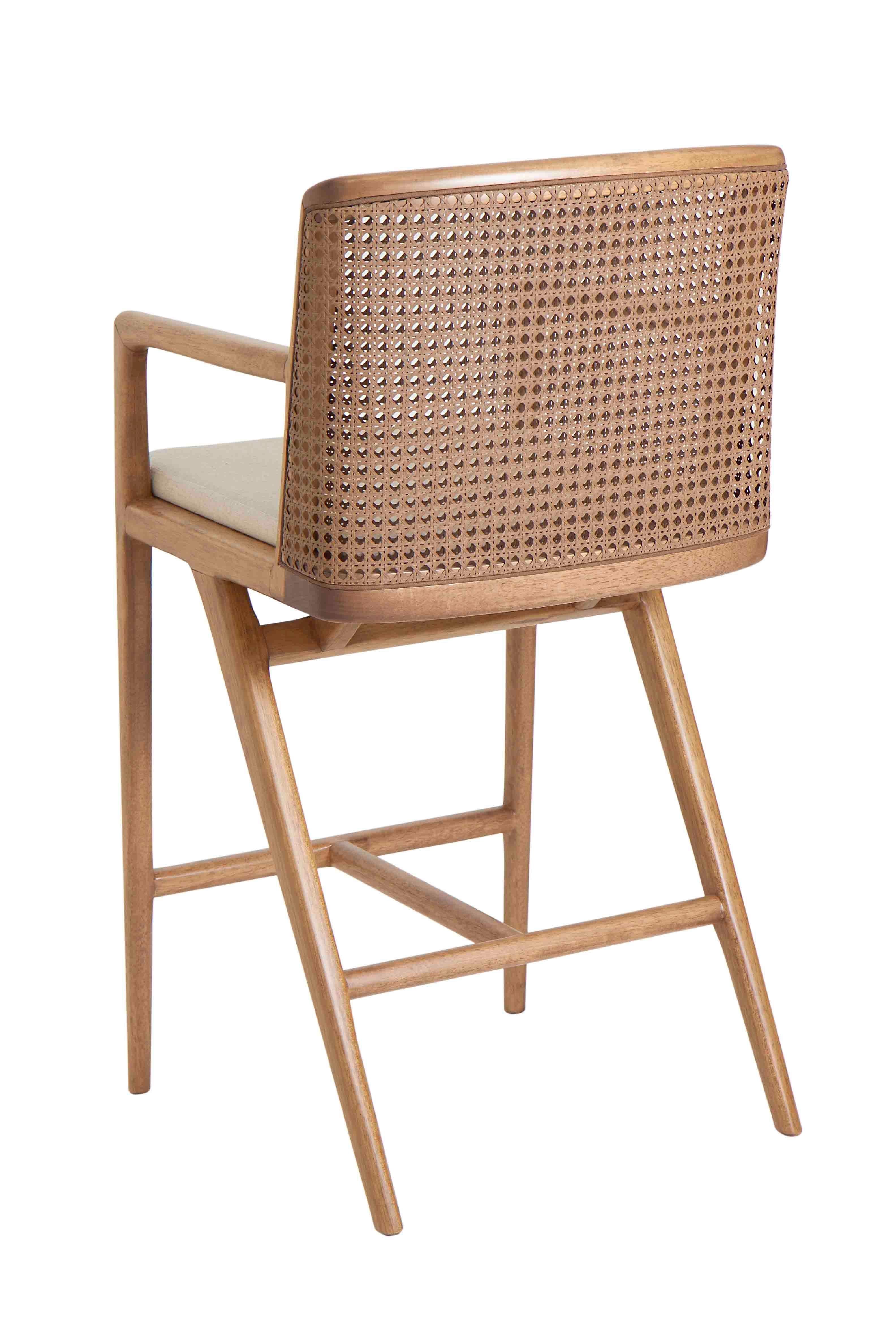 Beautiful in every detail. The caned backrest adds lightness to the piece.

Item Details:
Structure: Wood Freijo
Upholstery: Caramel Eco Leather 
Backrest: Straw

NOTE: THE IMAGES ARE ILLUSTRATIVE, THE FINISHES ARE IN THE LAST PHOTO.
COLORS MAY VARY