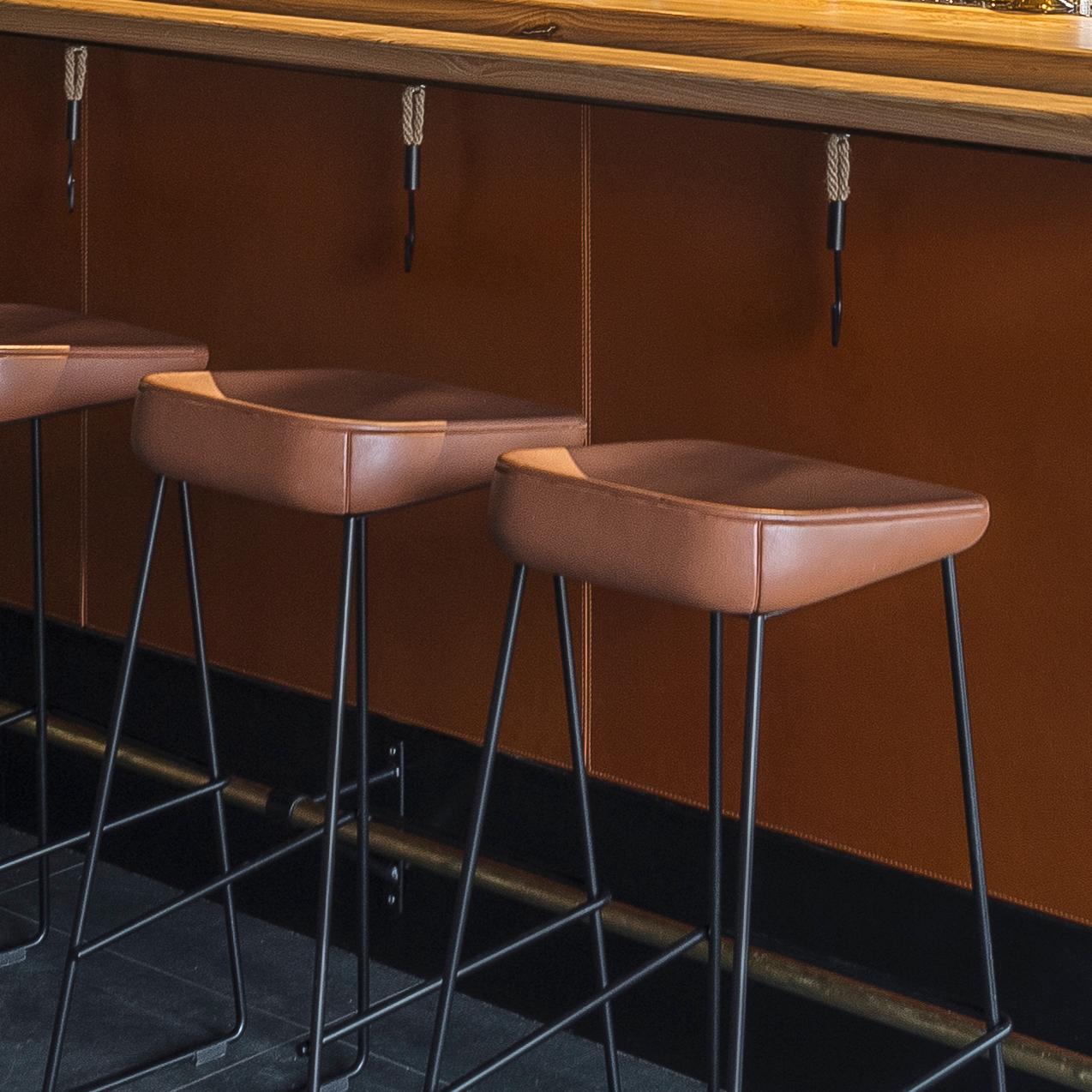 Contemporary Designer Counter Stool Wave with Leather Seat and Steel Frame - Artistic Seating For Sale