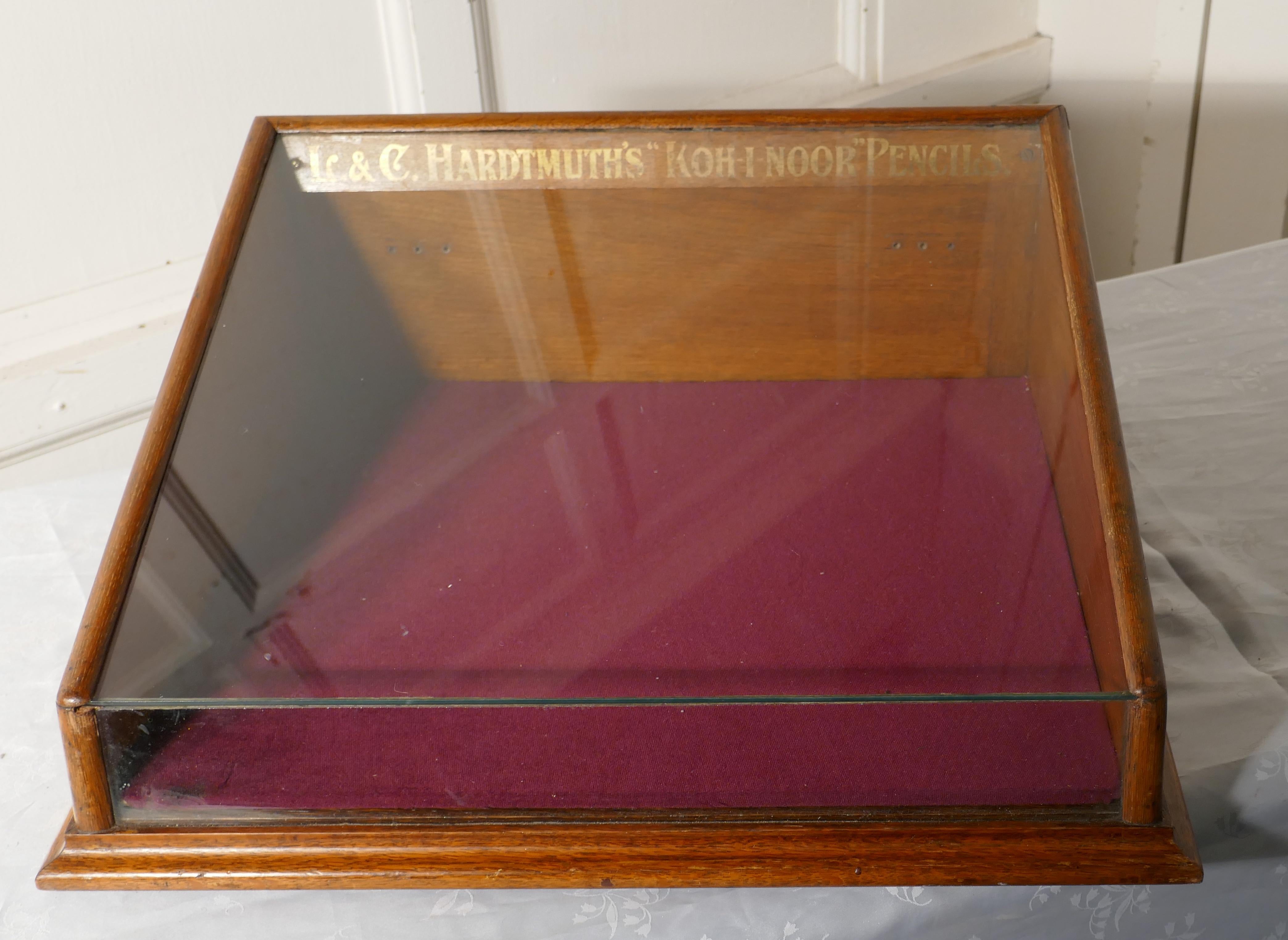 Counter top Display Cabinet for L & C HARDMUTH’S “KOH-I NOOR” Pencils In Good Condition In Chillerton, Isle of Wight