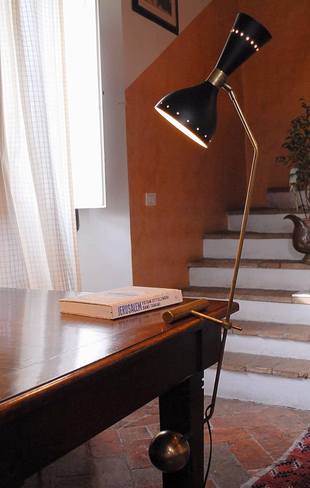 Lampe de bureau en laiton Counterbalance, style Midcentury en vente 5